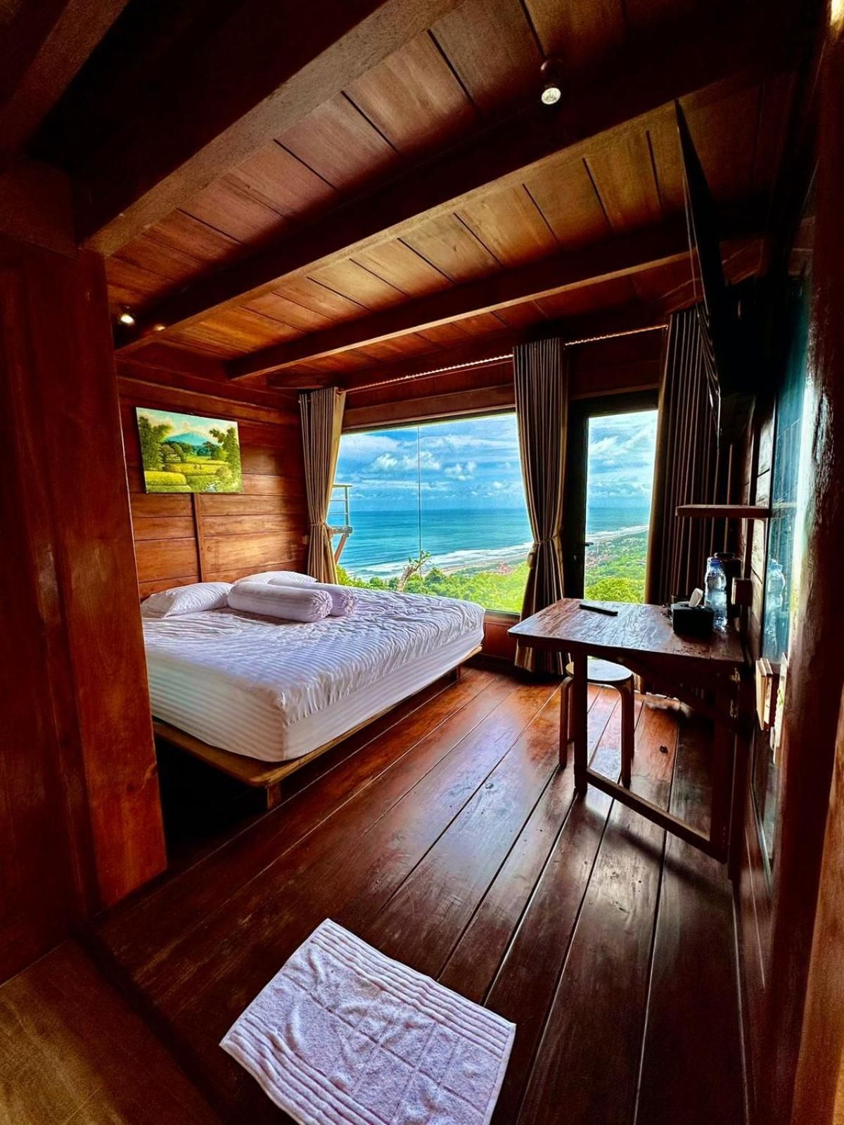 Glamping Room with Private Bathroom