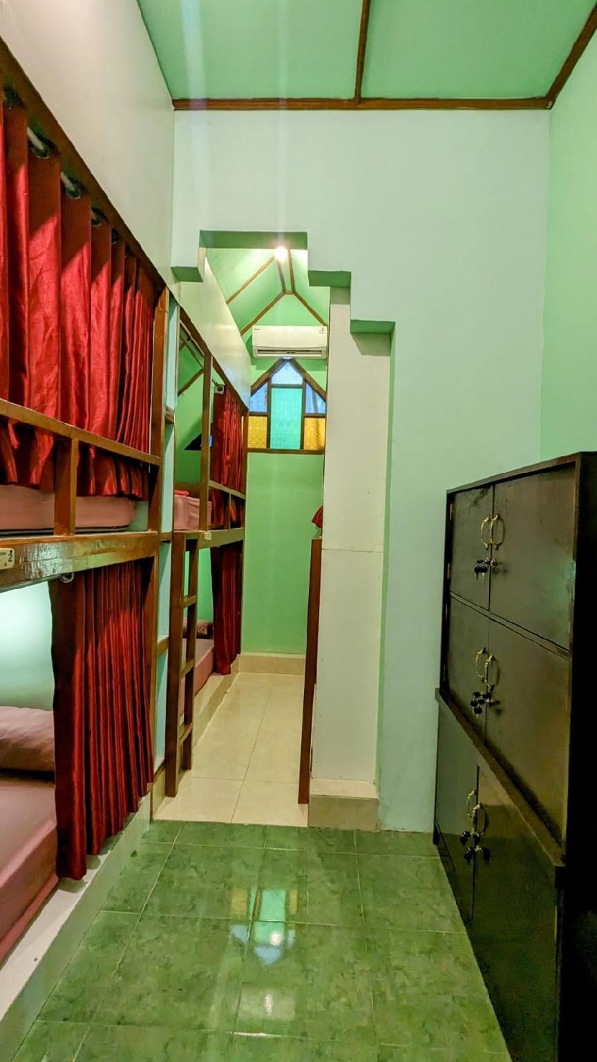 1 Person in 6-Bed Dormitory - Female Only