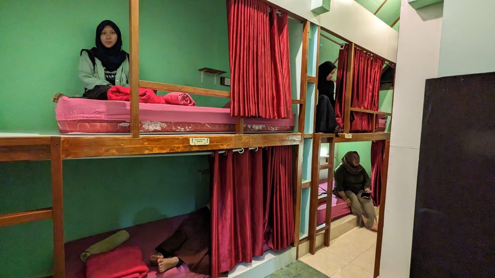 1 Person in 6-Bed Dormitory - Female Only