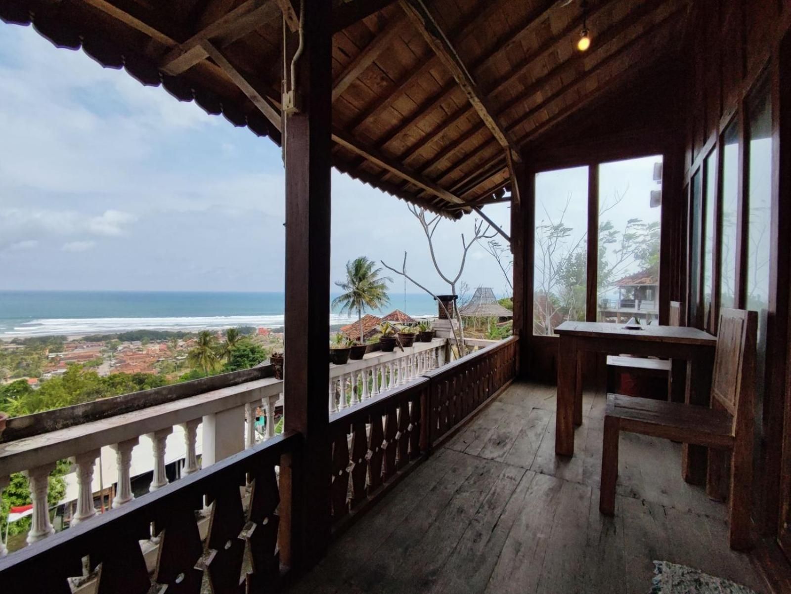 Villa with Sea View