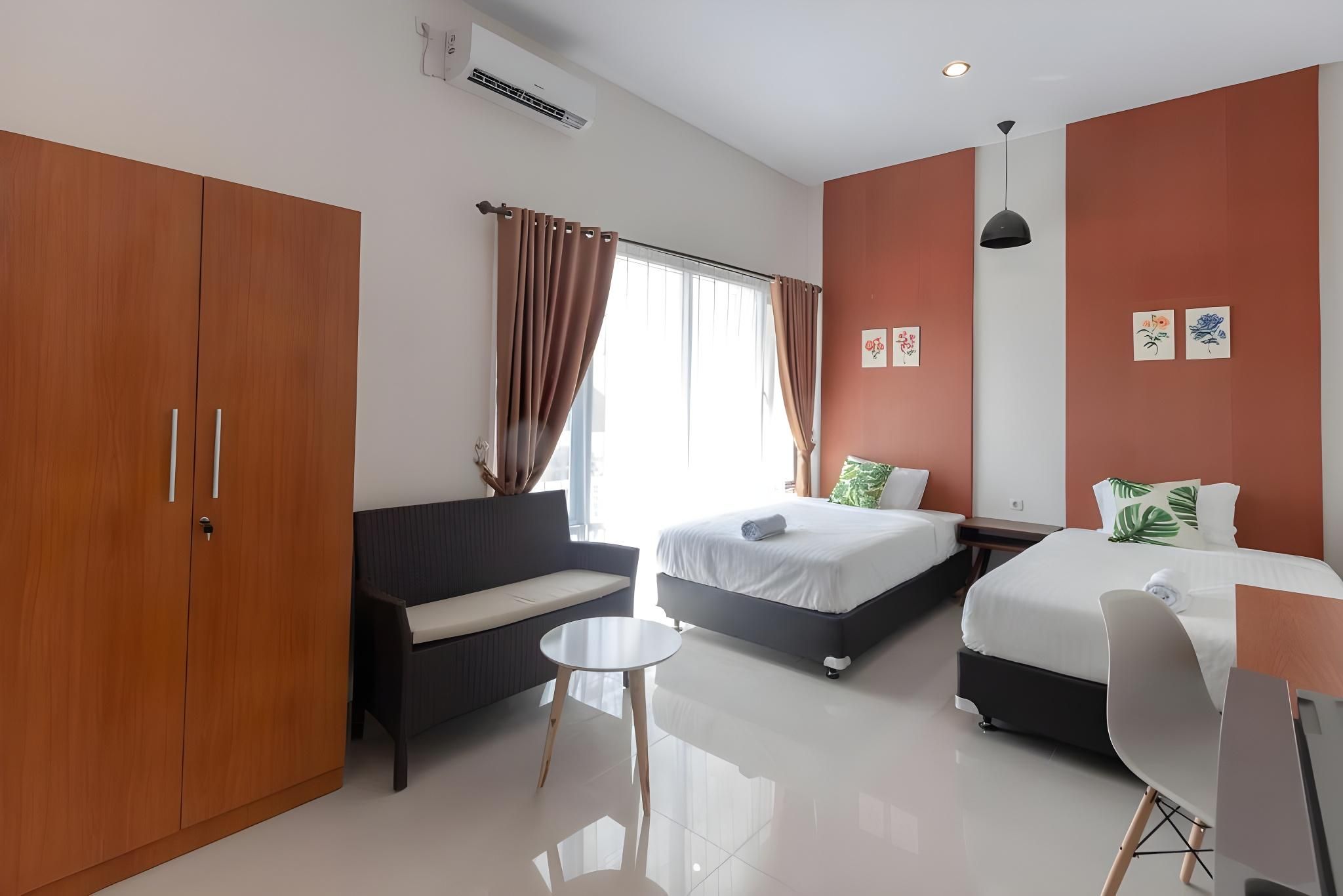 Twin Bed Room