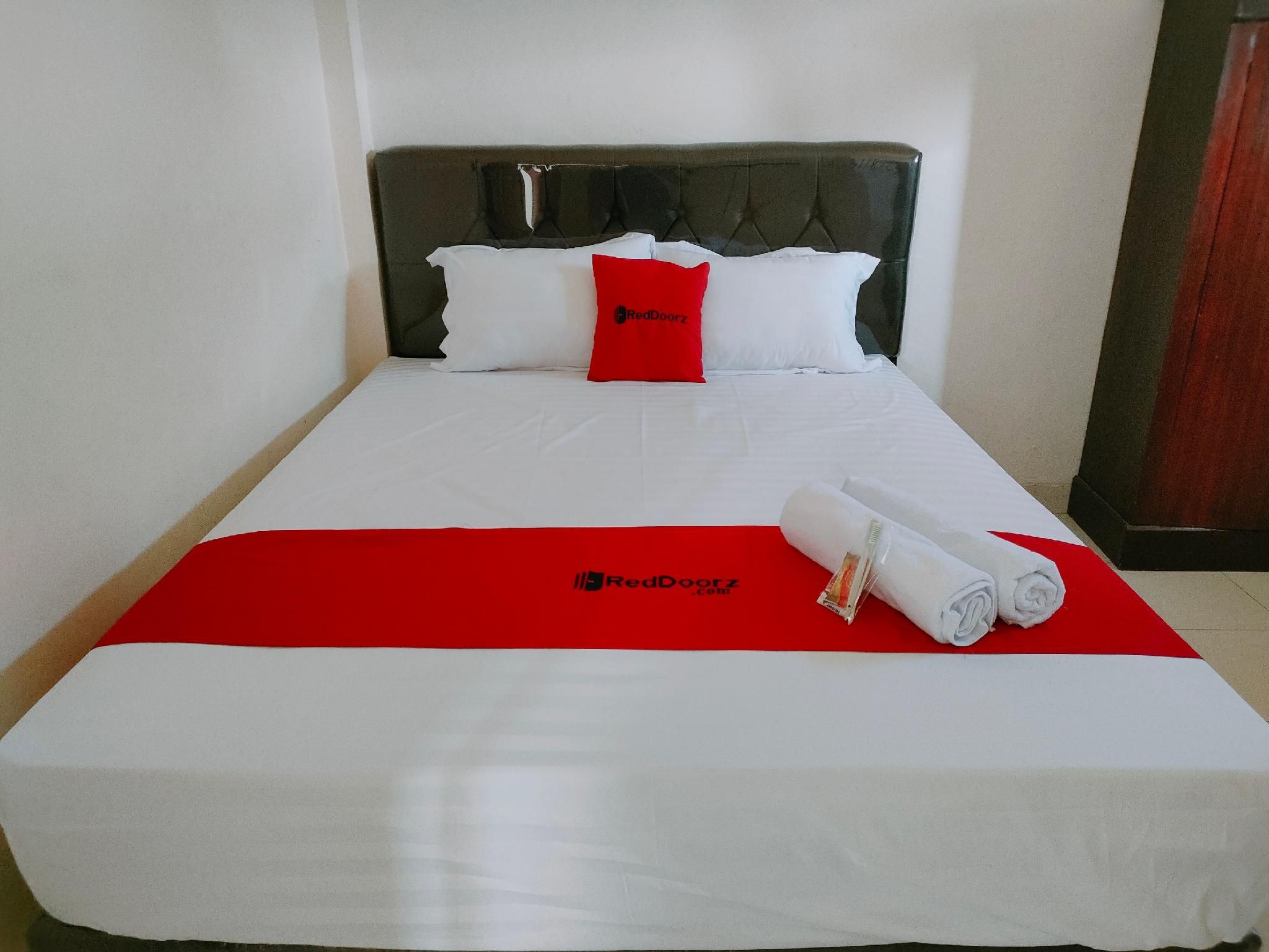 RedDoorz Room
