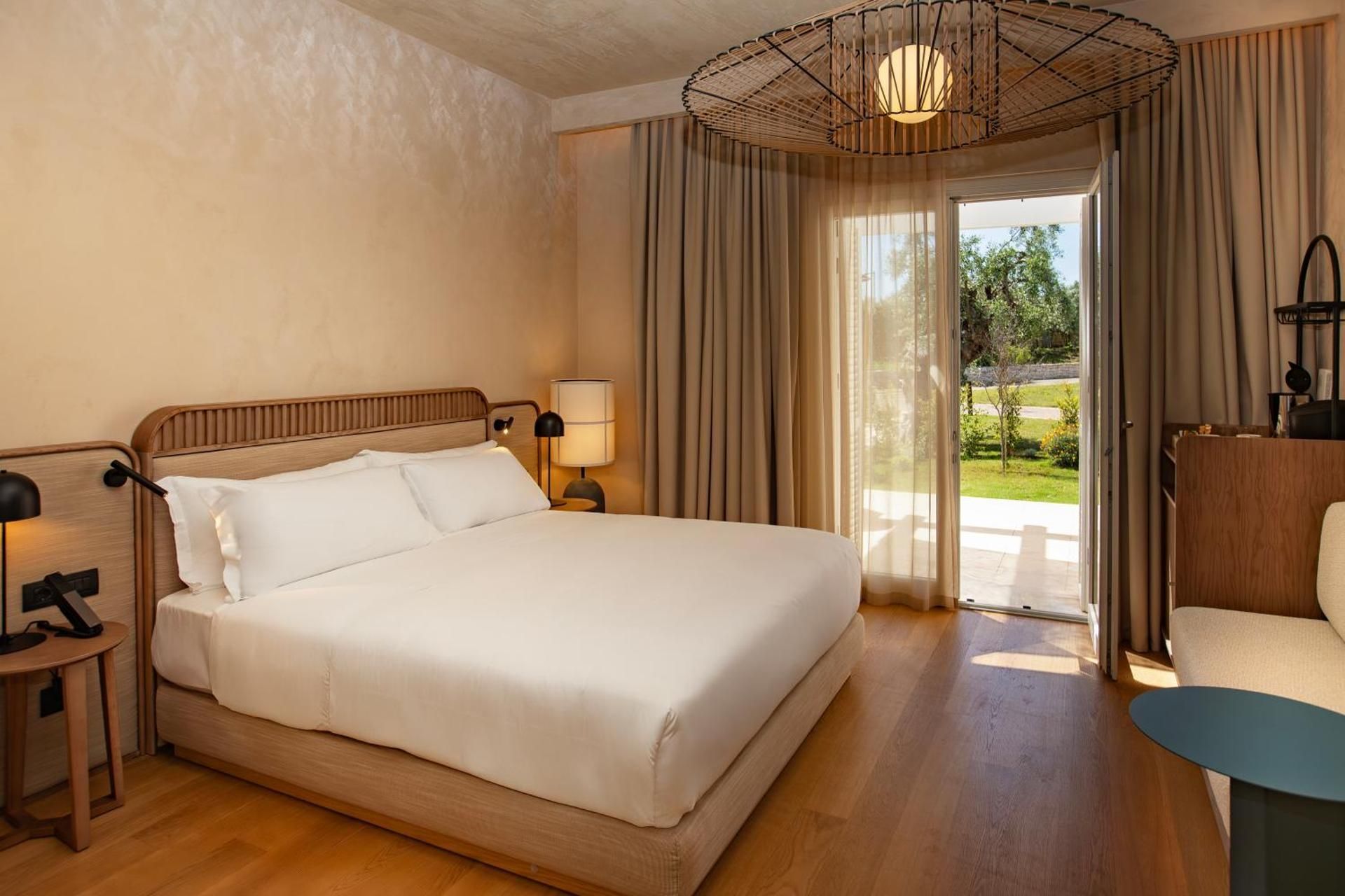 Grand Deluxe King Room with Patio and Garden View