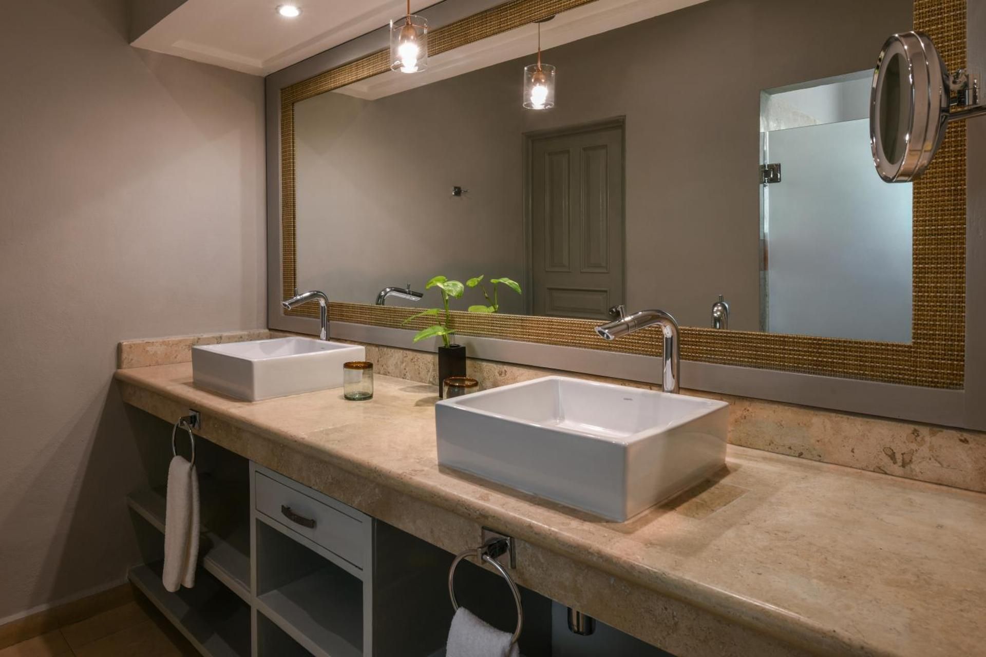 Junior Suite with Pool View