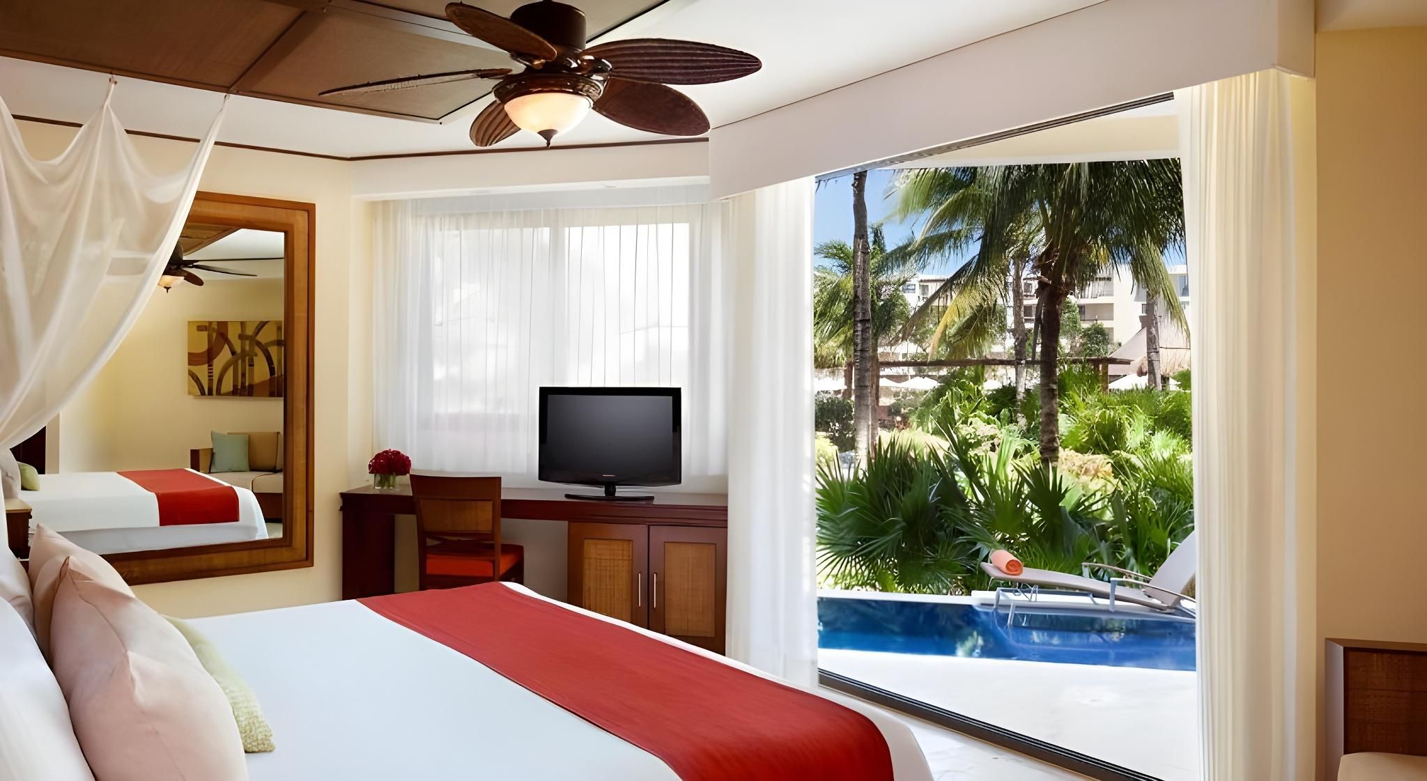 Premium Deluxe with Plunge Pool King Bed - All Inclusive