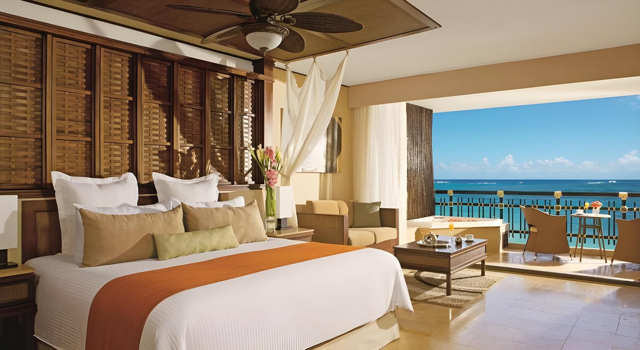 Preferred Club Ocean Front Honeymoon Suite King Bed - All Inclusive