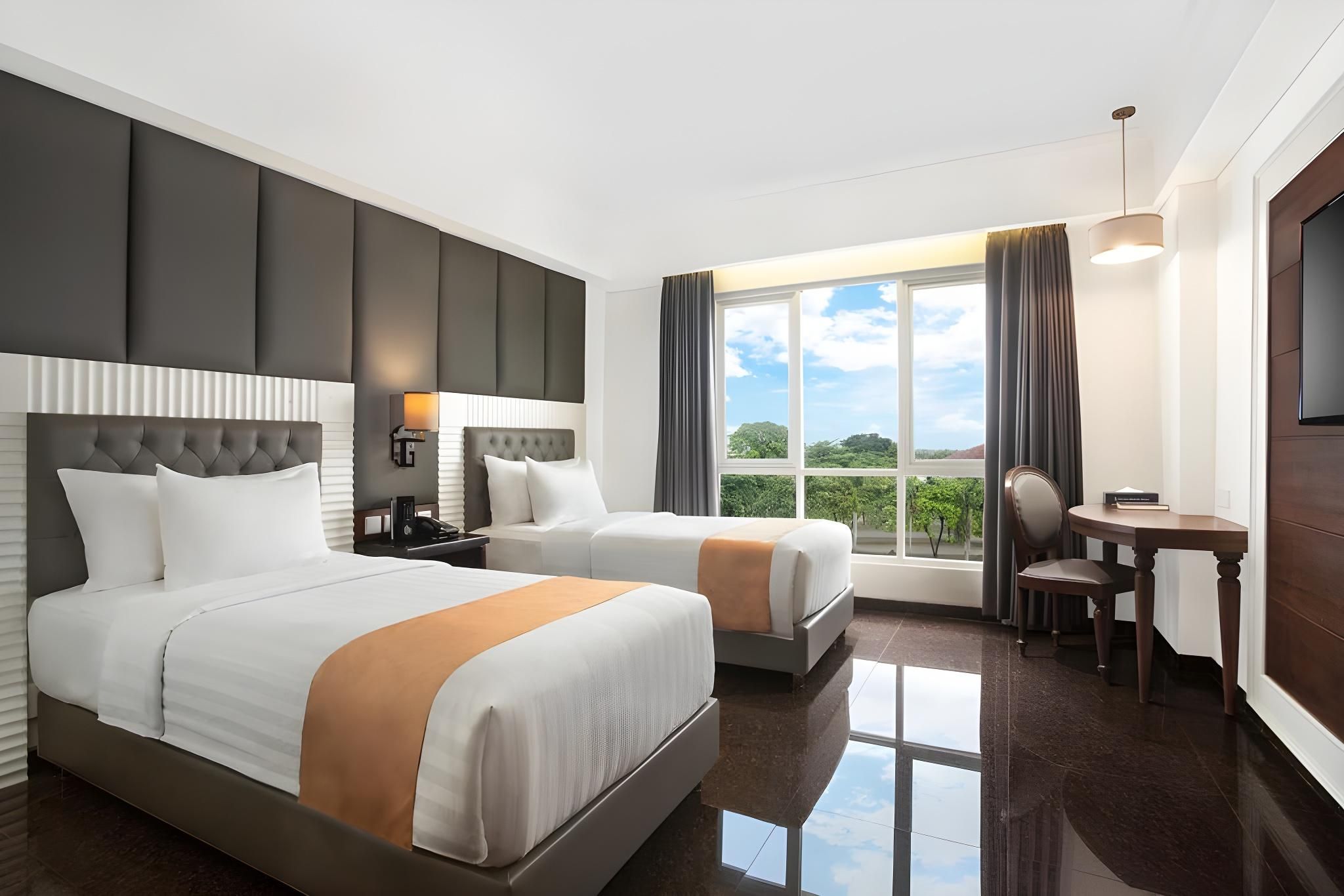 Deluxe Garden View Twin Room with Balcony