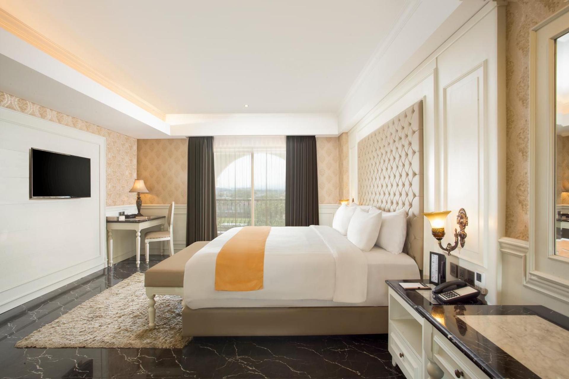 King Suite with Balcony