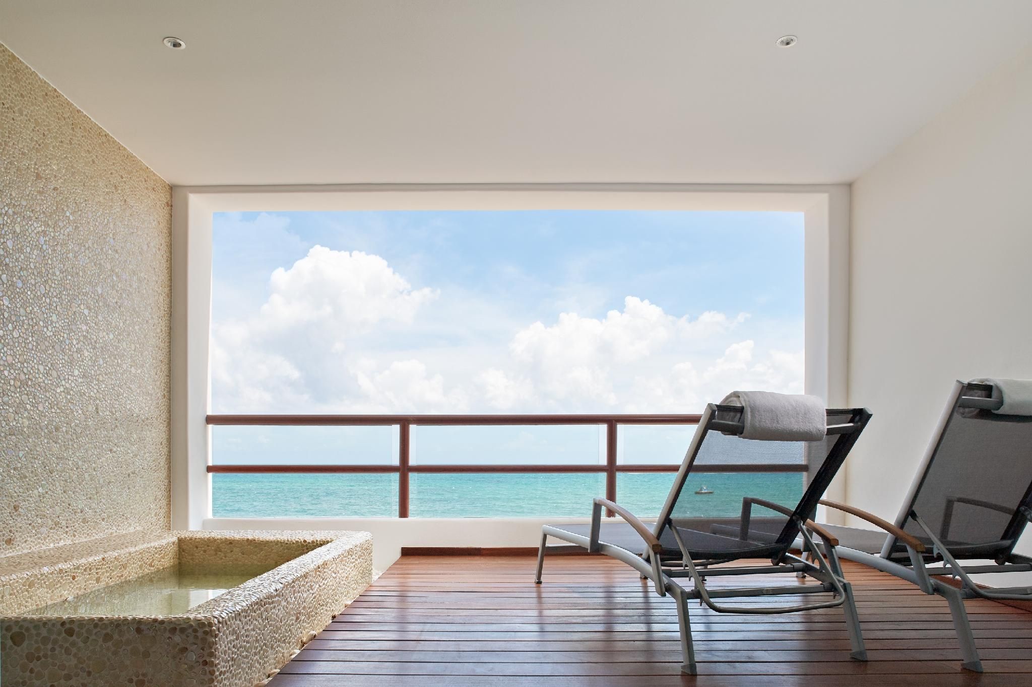 Honeymoon Sea View Suite