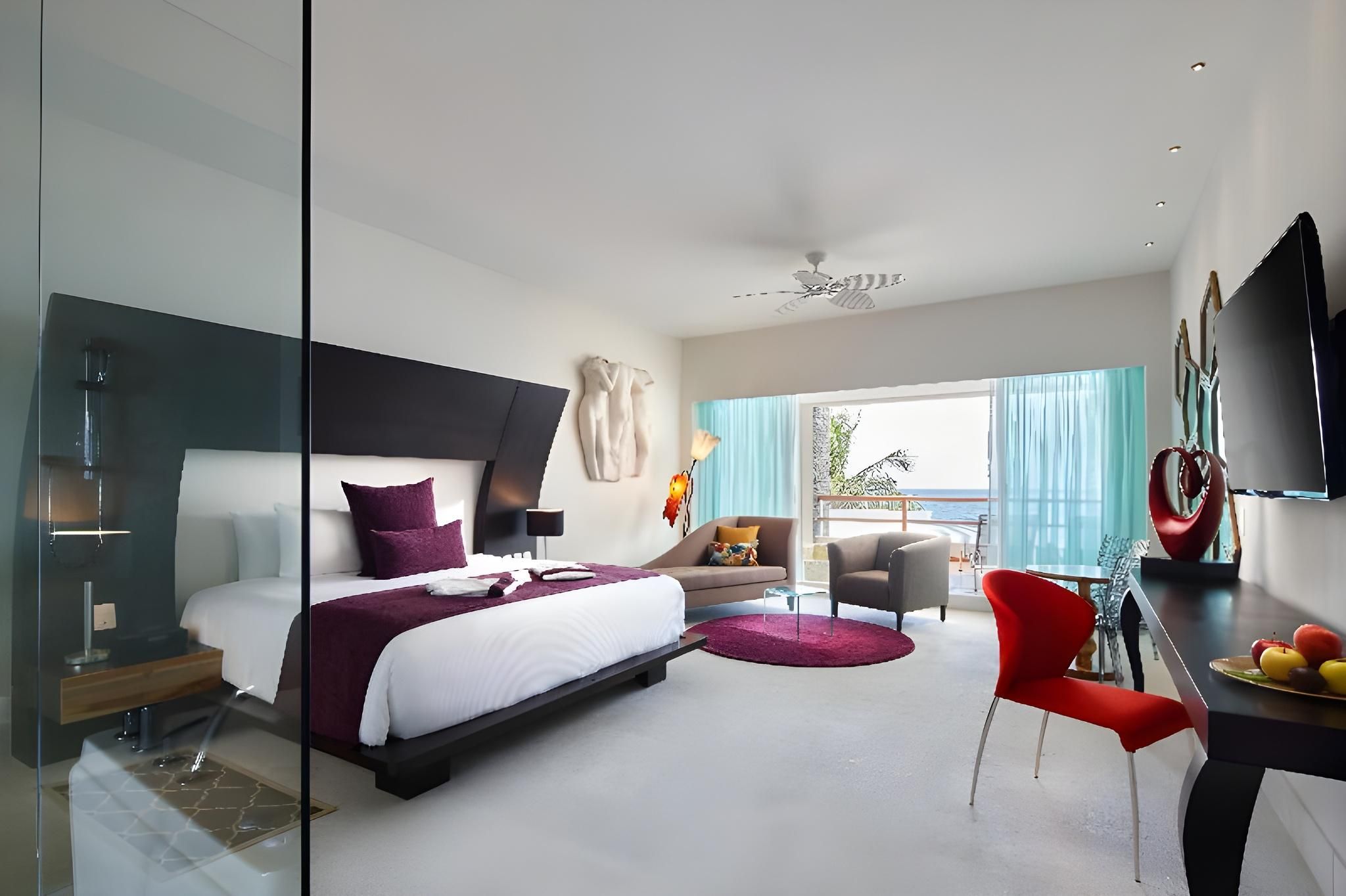 Honeymoon Suite