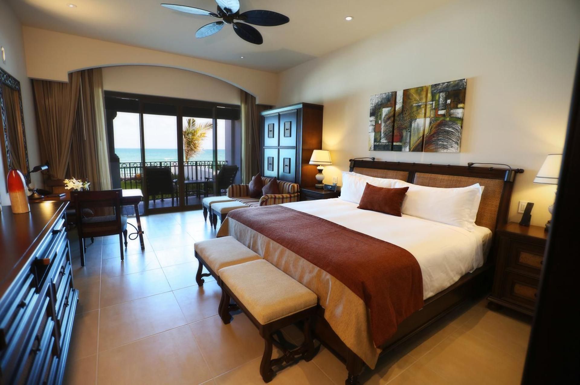 Junior Suite with King Bed, Beachfront, Non-Smoking