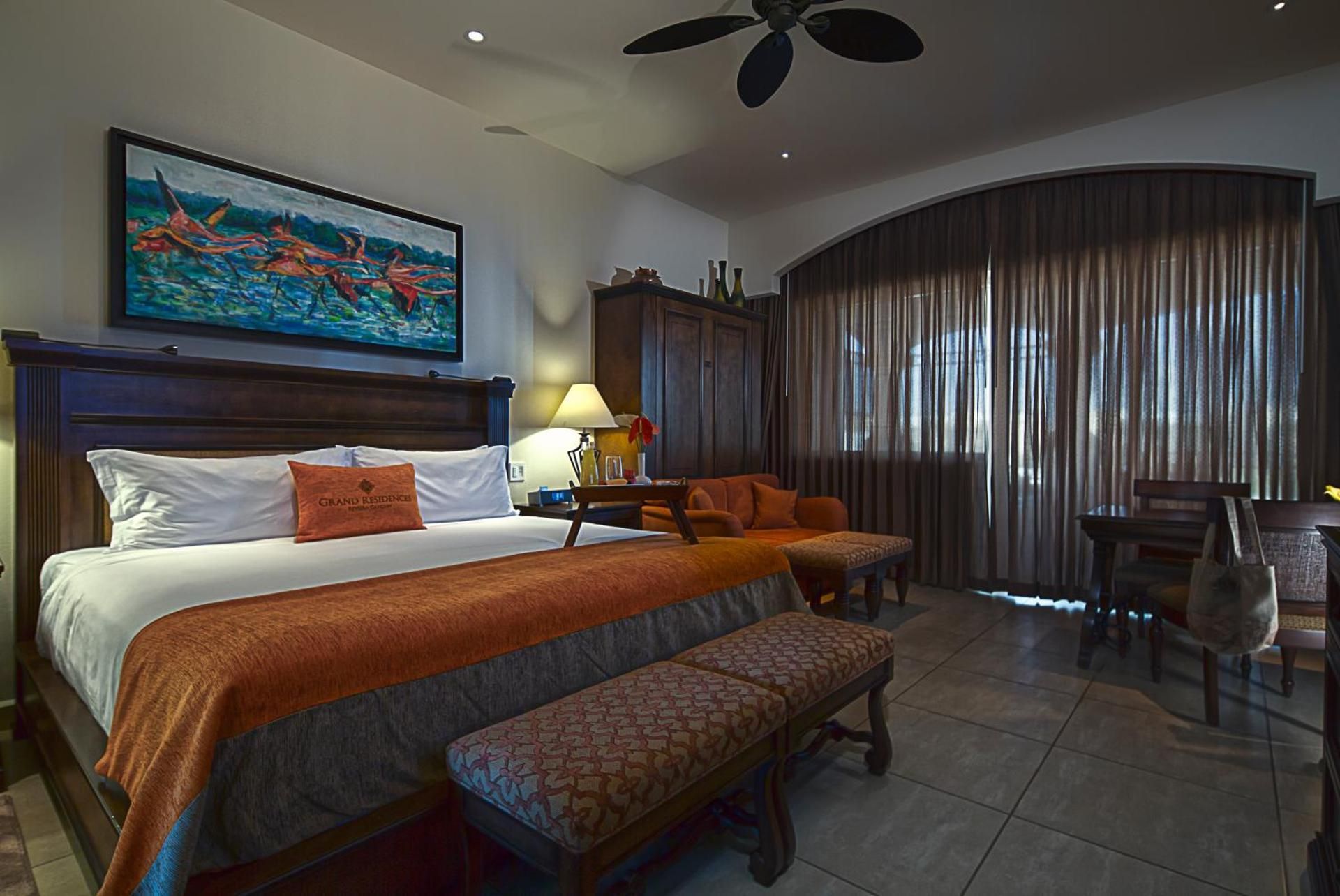 Master Suite with One bedroom and King Bed, Non-Smoking