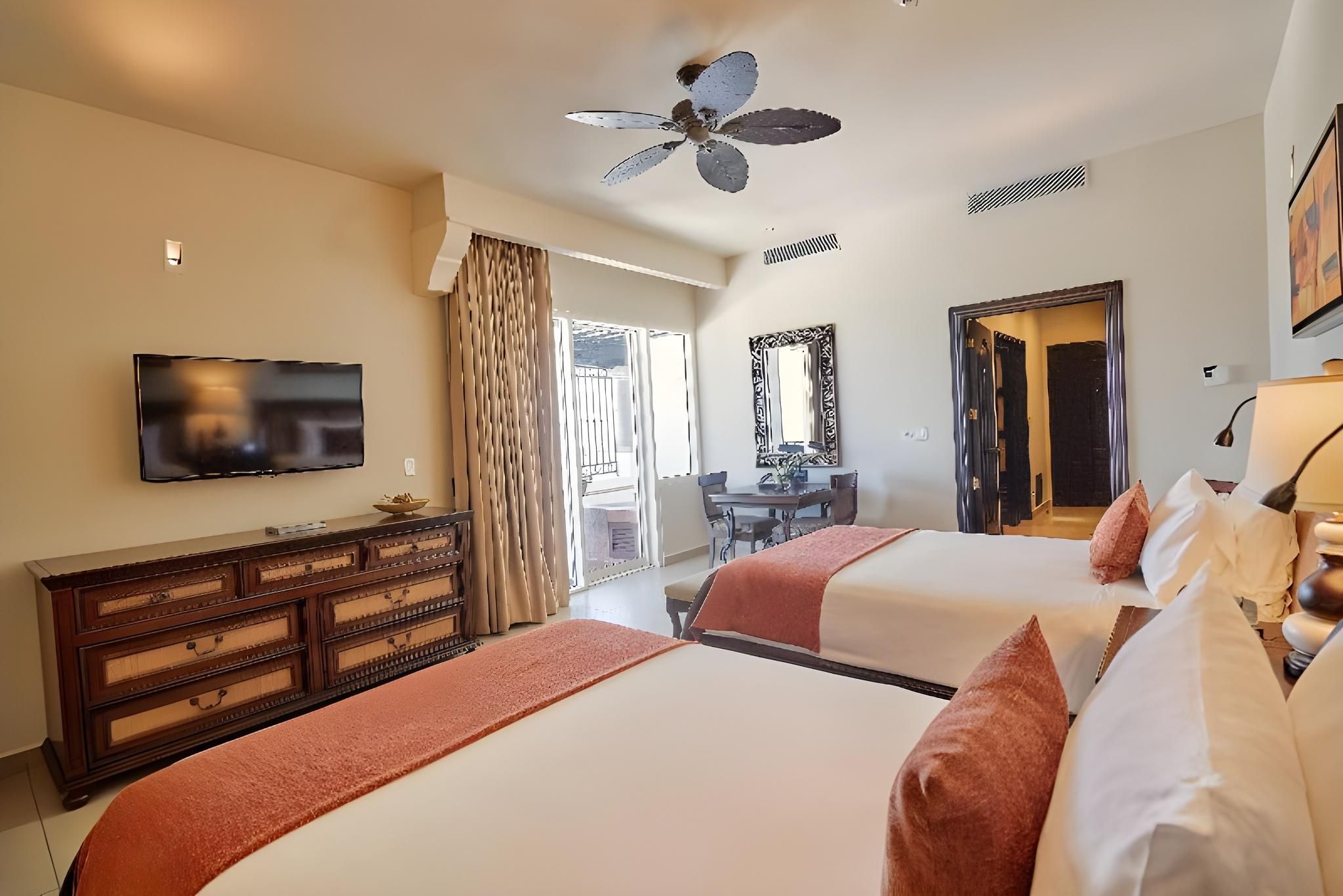 Junior Suite with 2 double beds, Non-Smoking