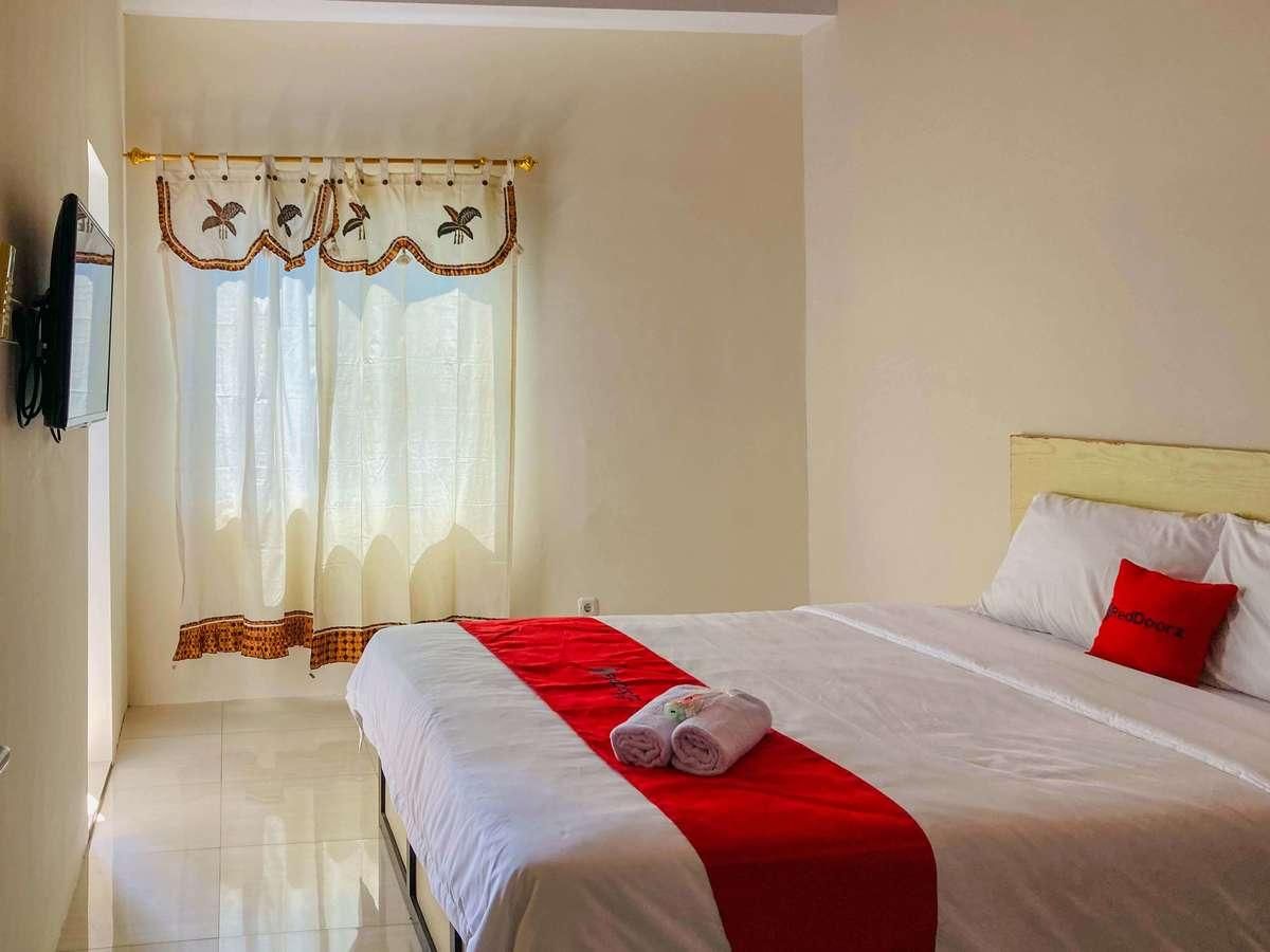 RedDoorz Room