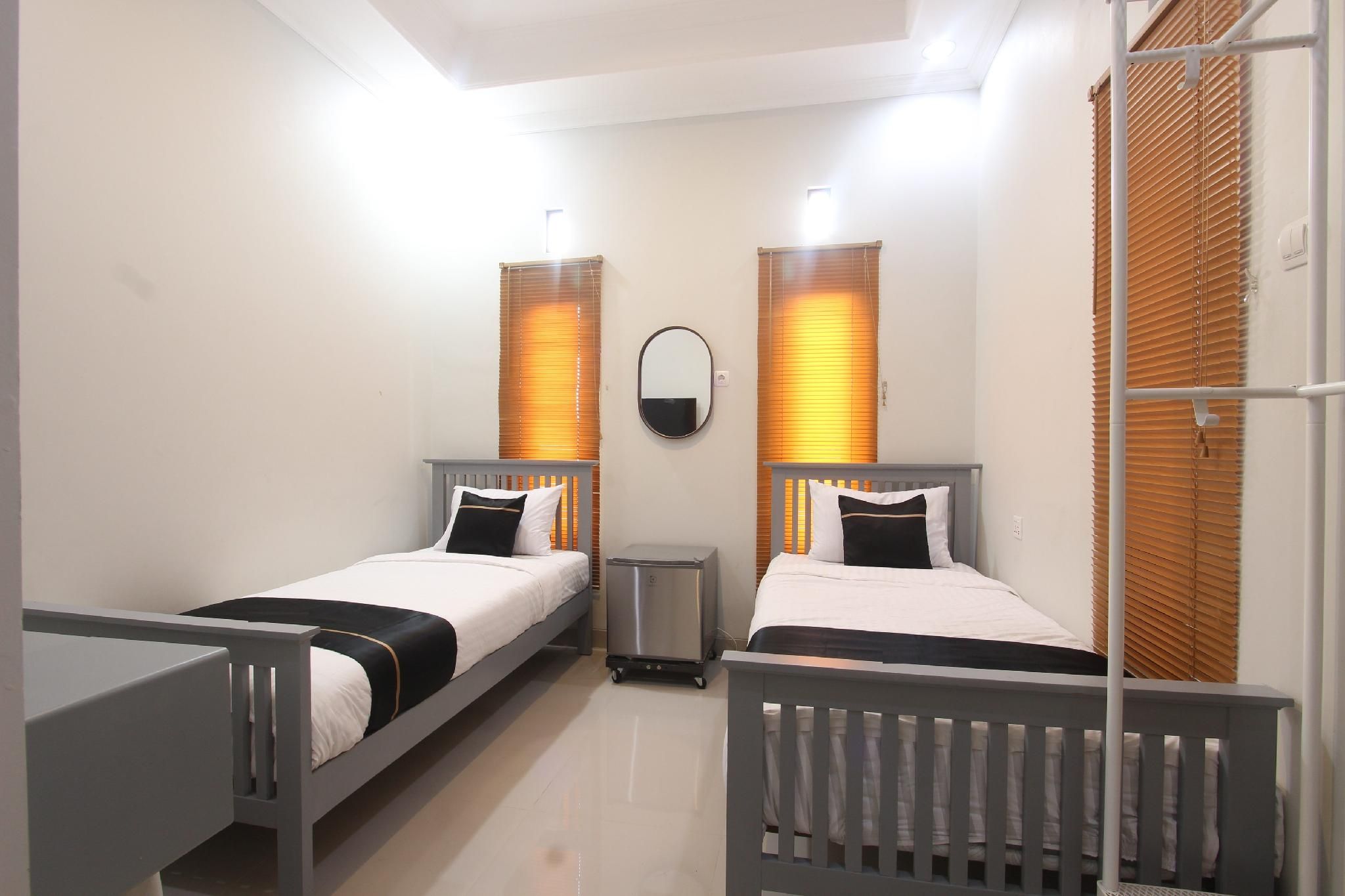 Twin Room with Private Bathroom
