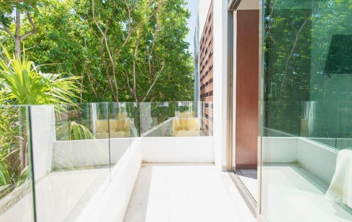 Studio with Balcony