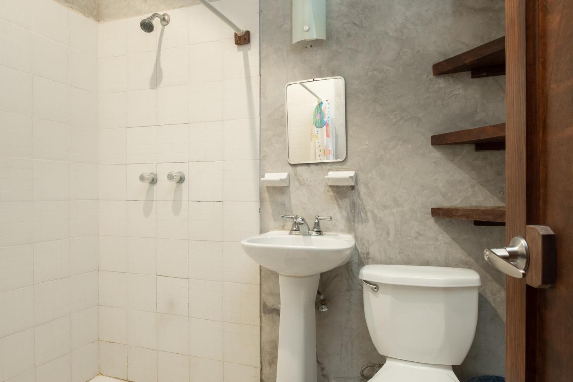 Deluxe Queen Suite