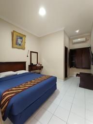 DELUXE ROOM Breakfast - Smoking