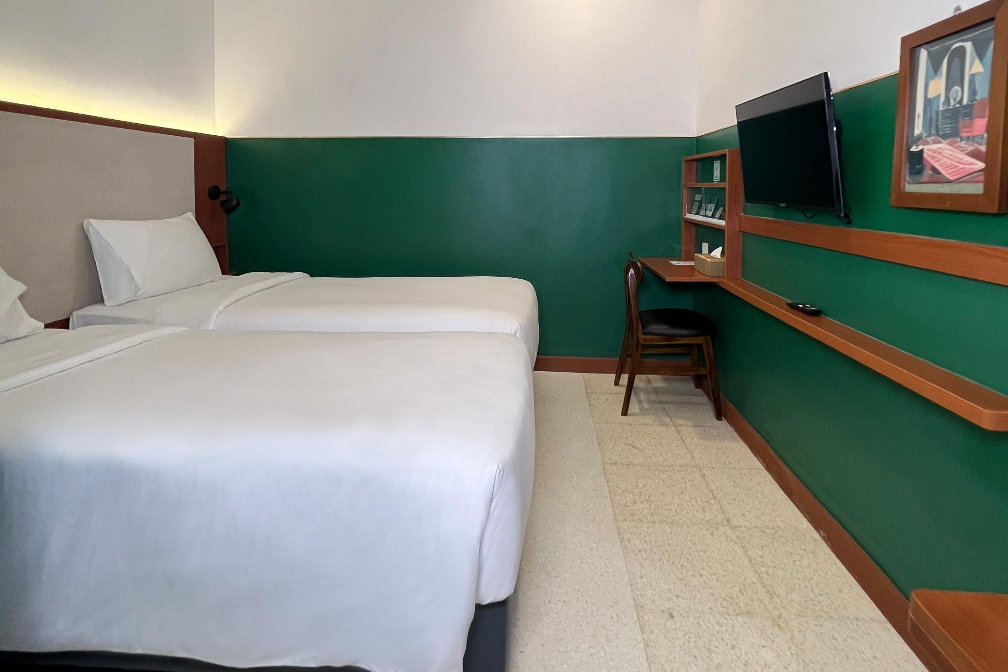 Standard Twin Room