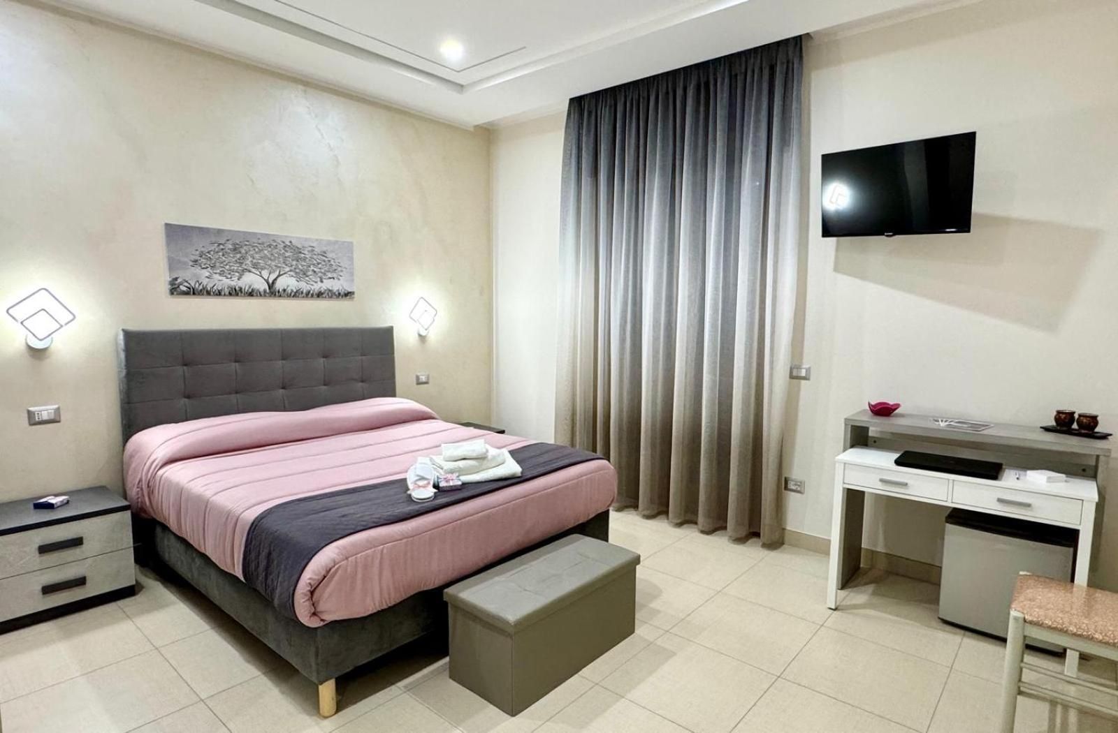 Superior One-Bedroom Apartment with Balcony