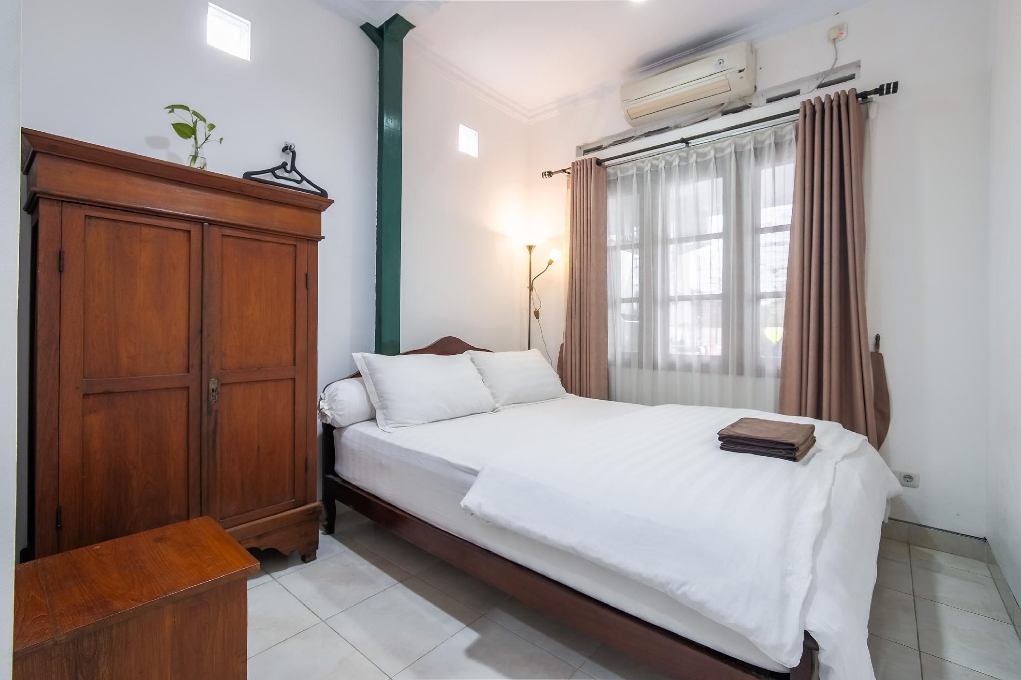 Room 1