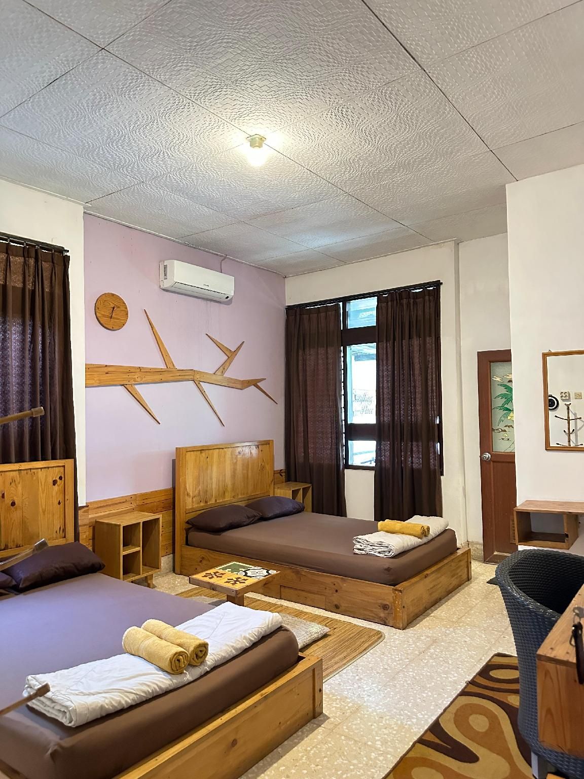 Twin Bed Room