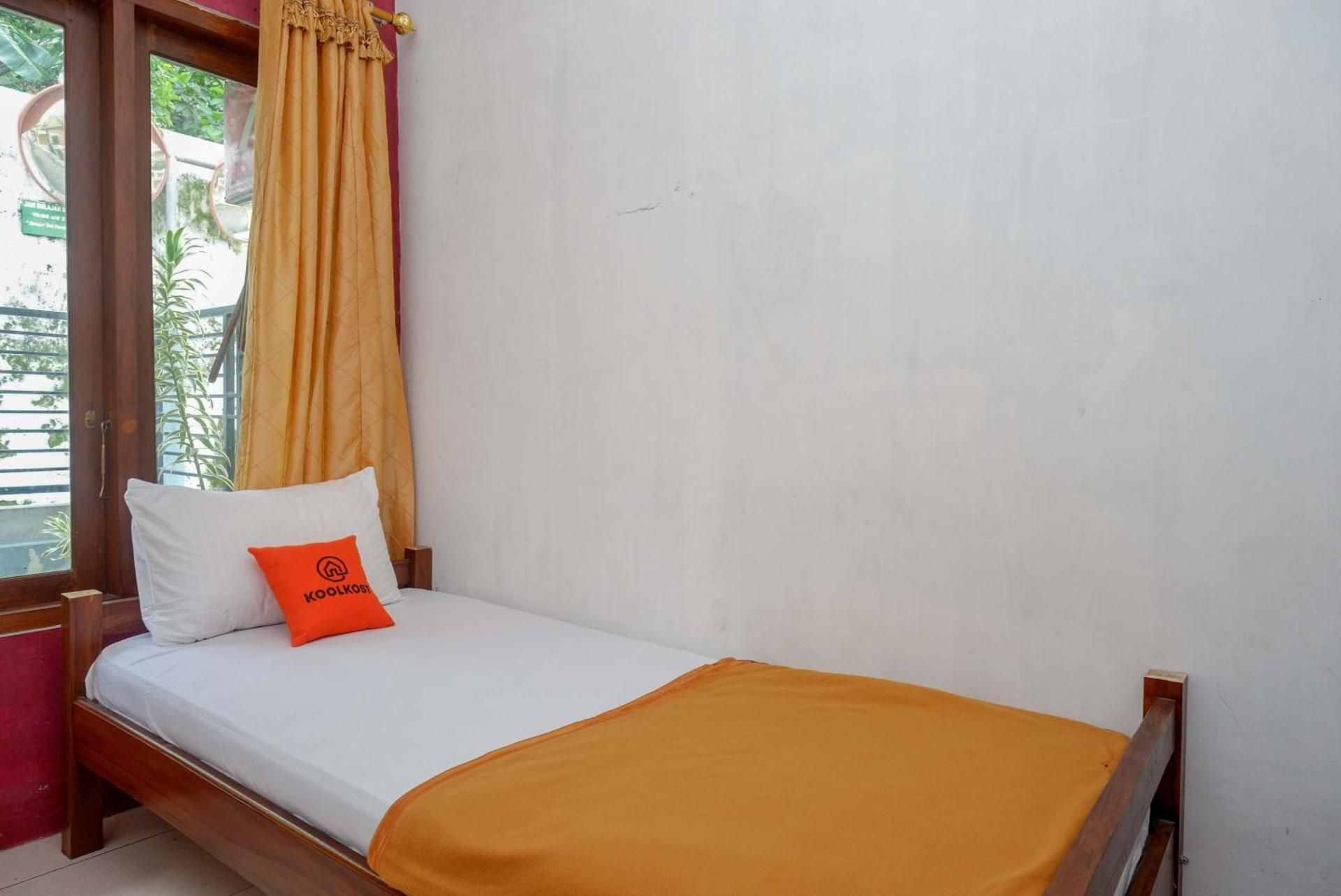 Economy Single Room