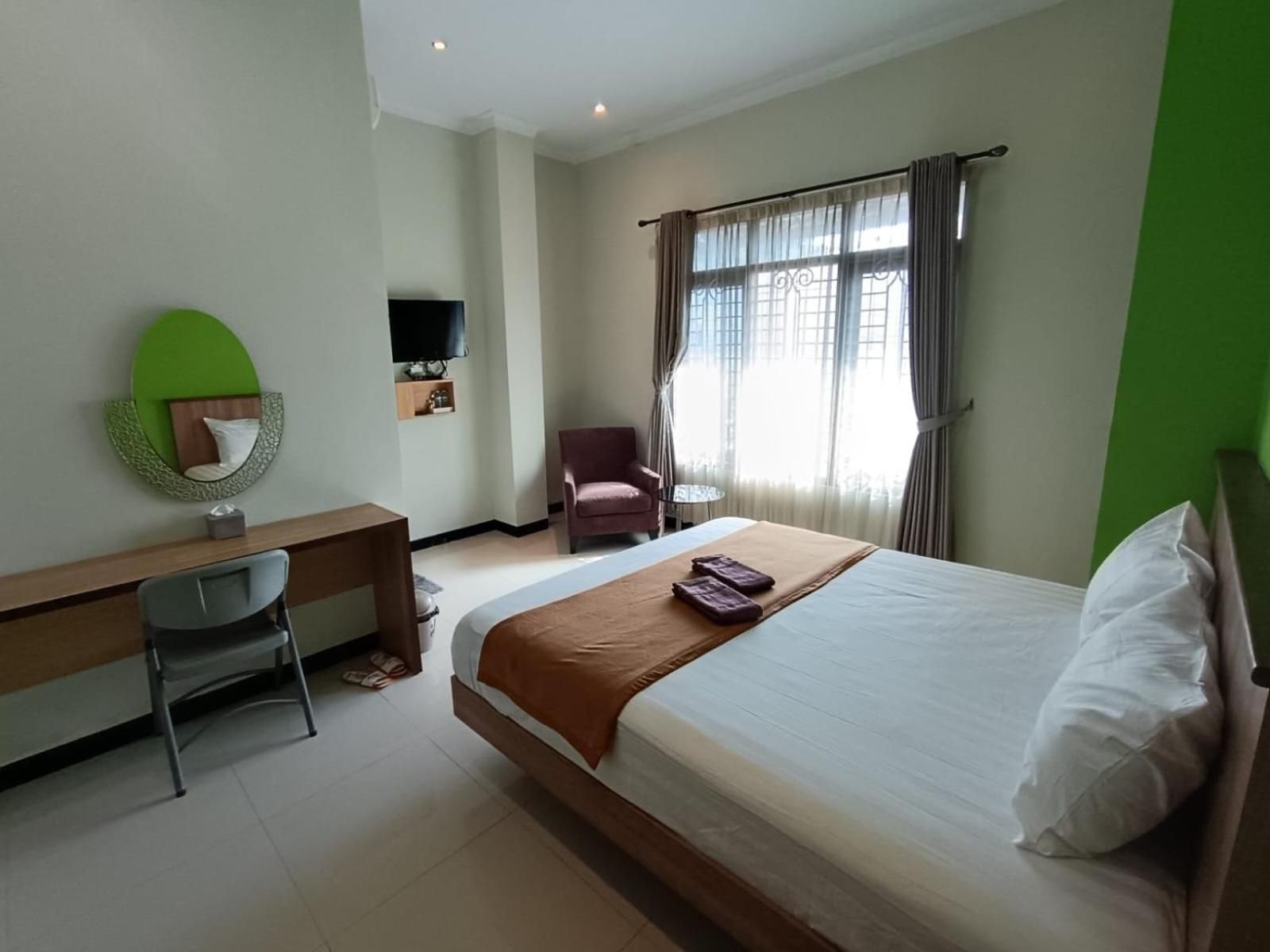 Queen Room