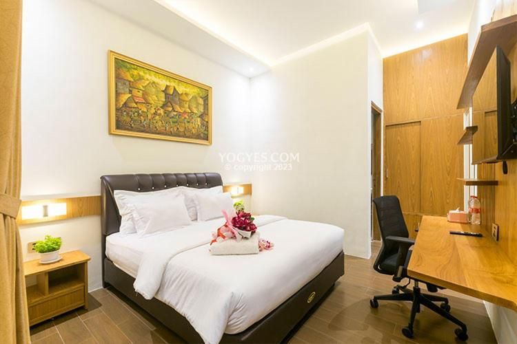 Deluxe Room (2 Adults + 1 Child)