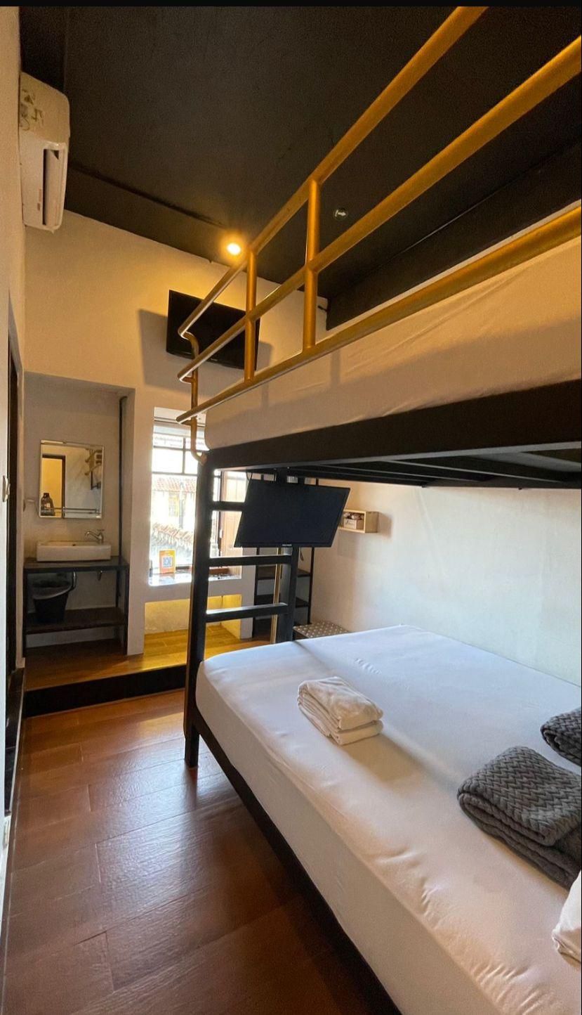 4 Loft Bed with Window