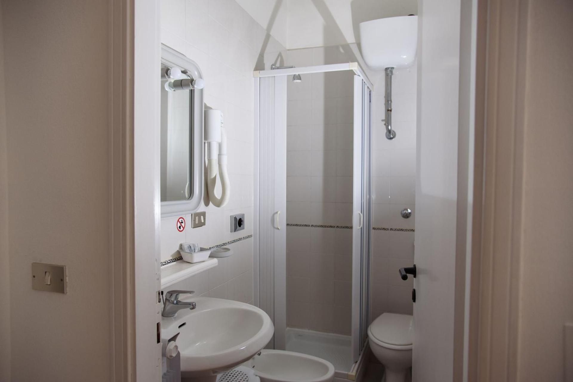 Hotel Calypso Triple Room 2