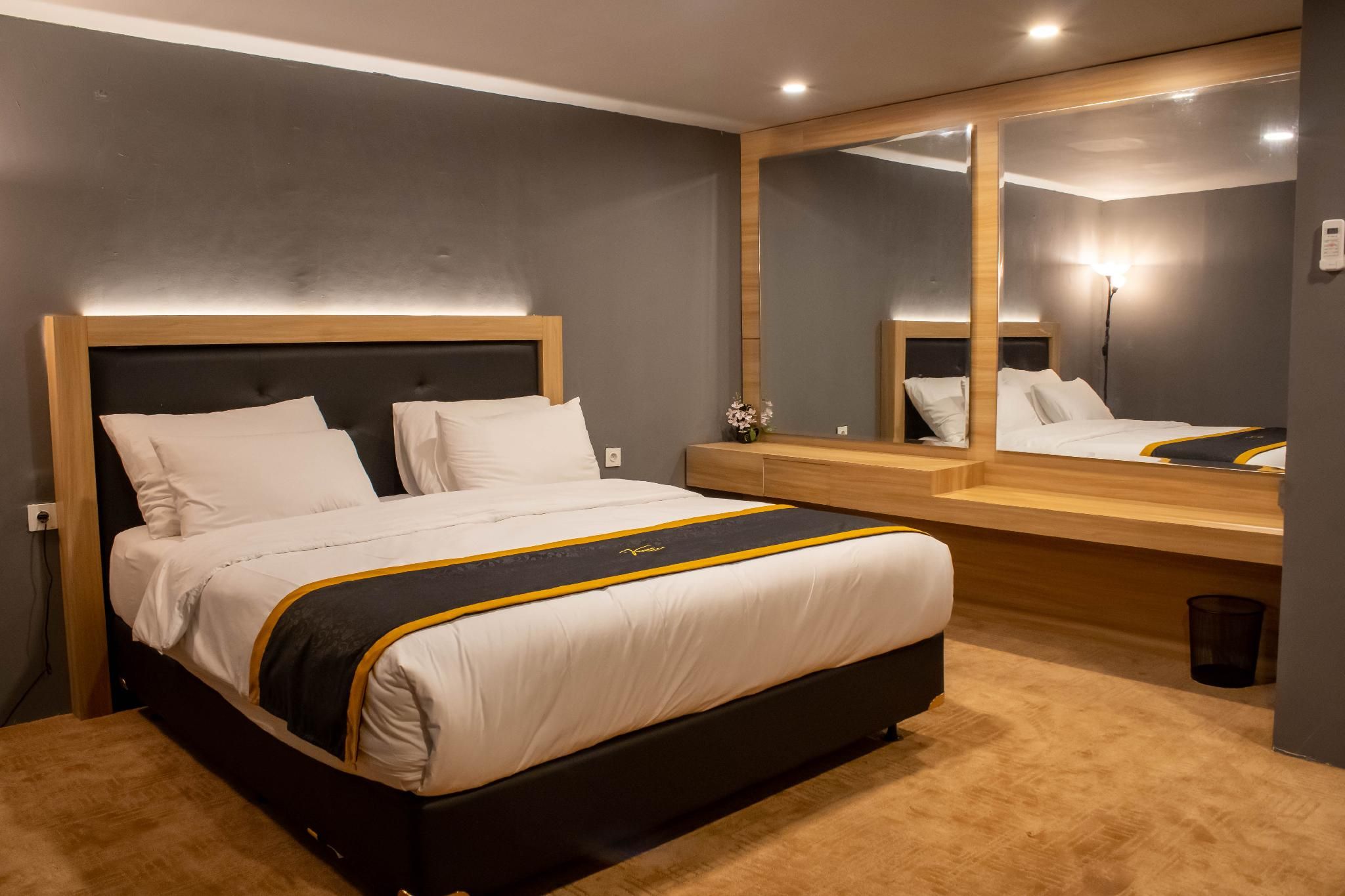 Double Room - Breakfast Included