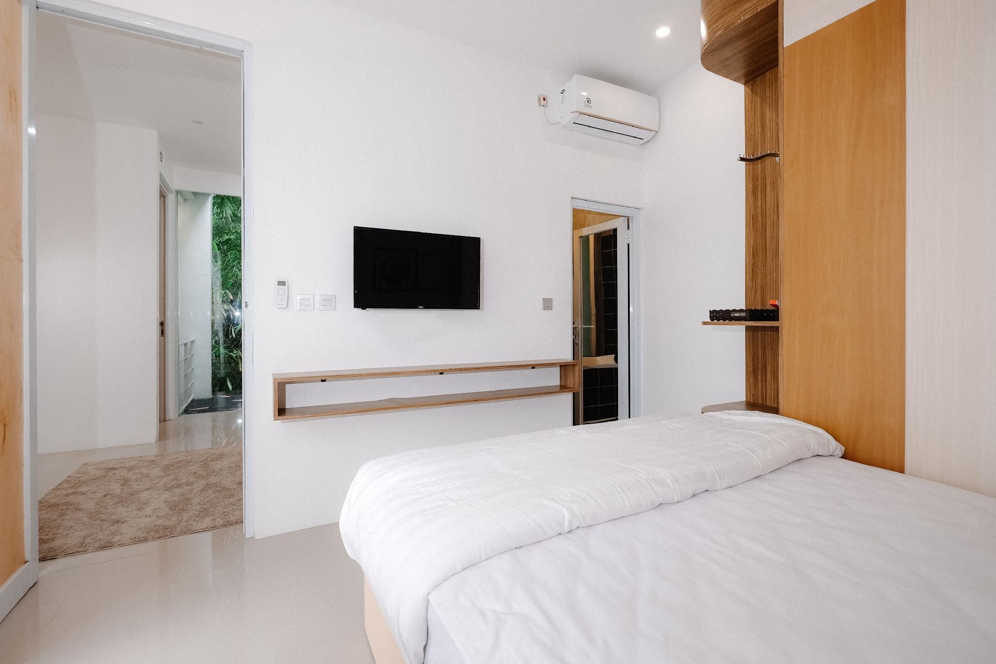 Junior Suite with Pool Access