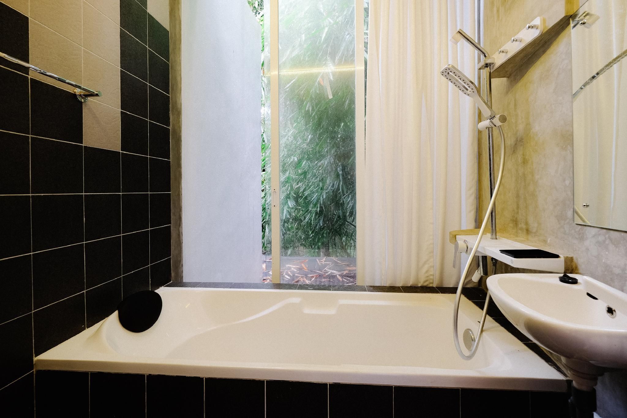 Junior Suite with Pool Access