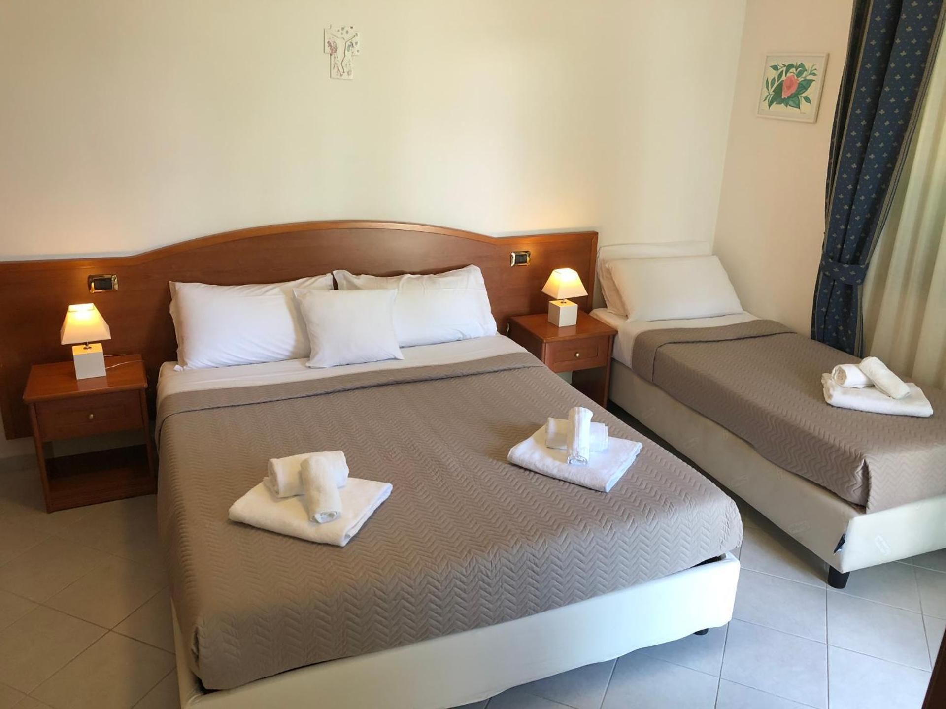 Villa Julia Triple Room with Sea View 2