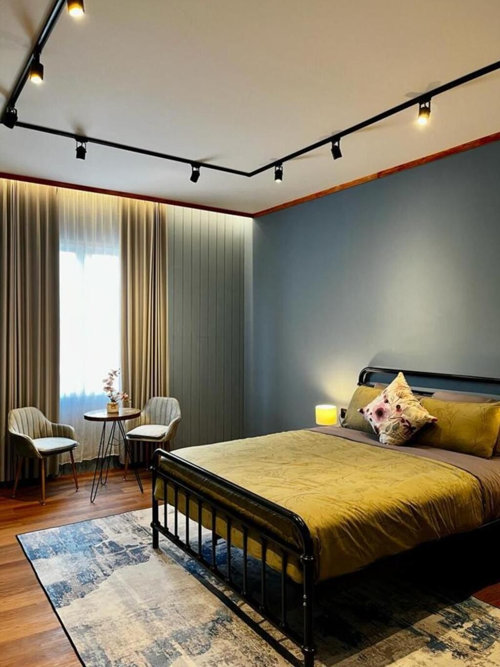 Modern Heritage Classic Room