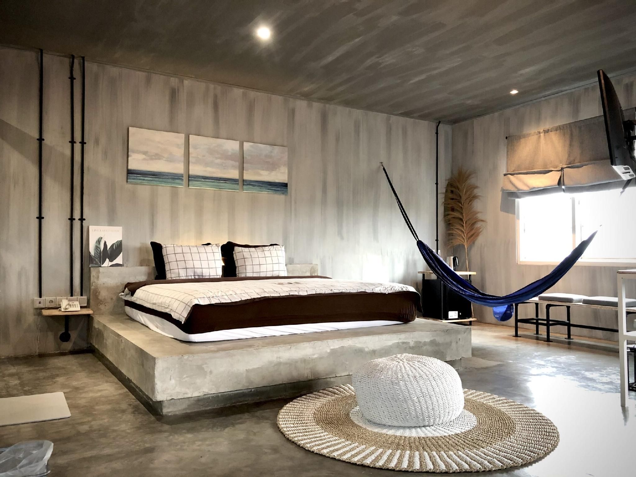 Amora King Room