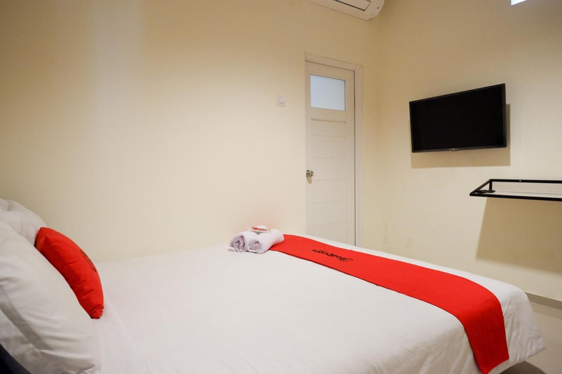 RedDoorz Room