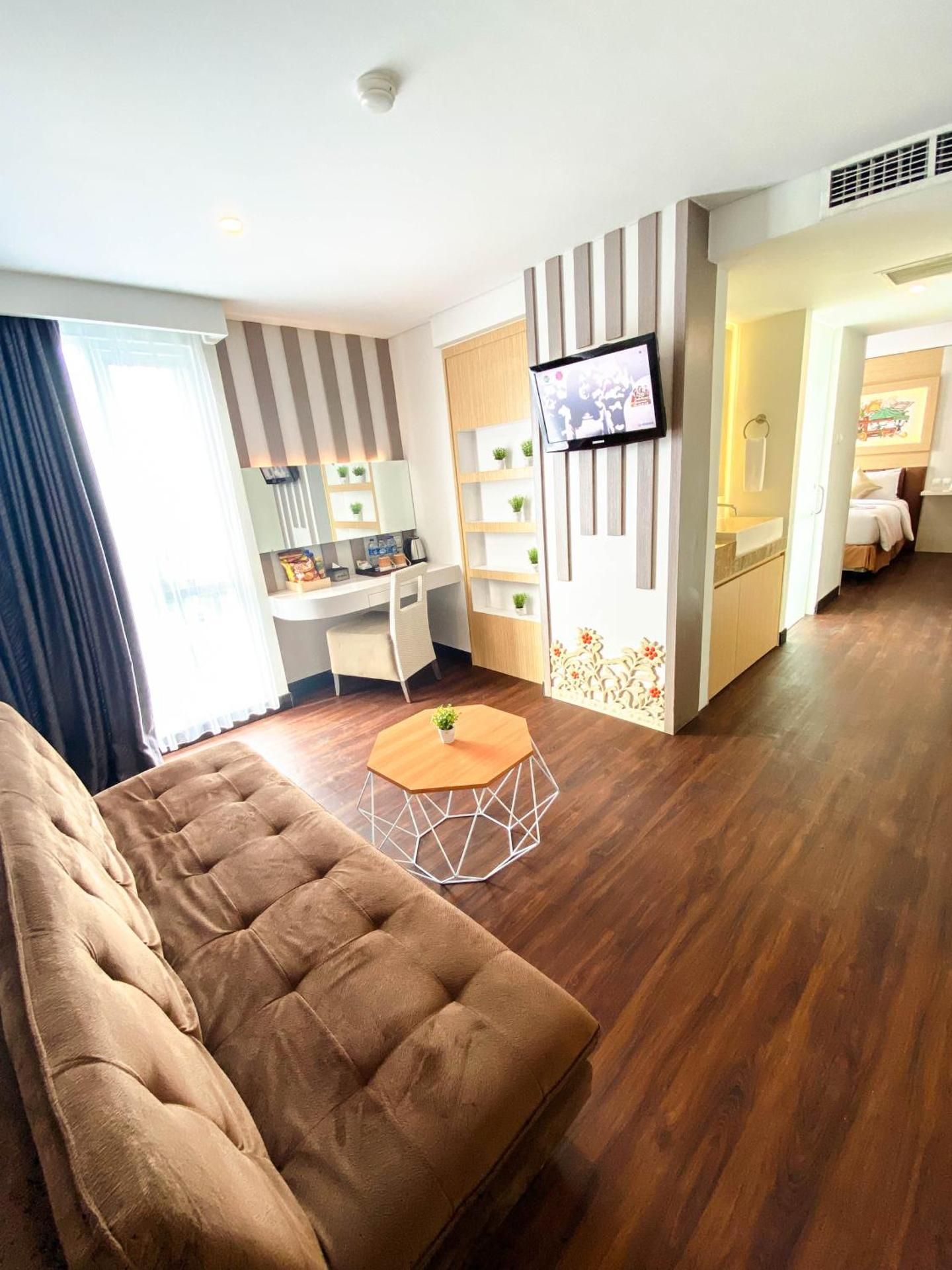 Lovely Day Suite