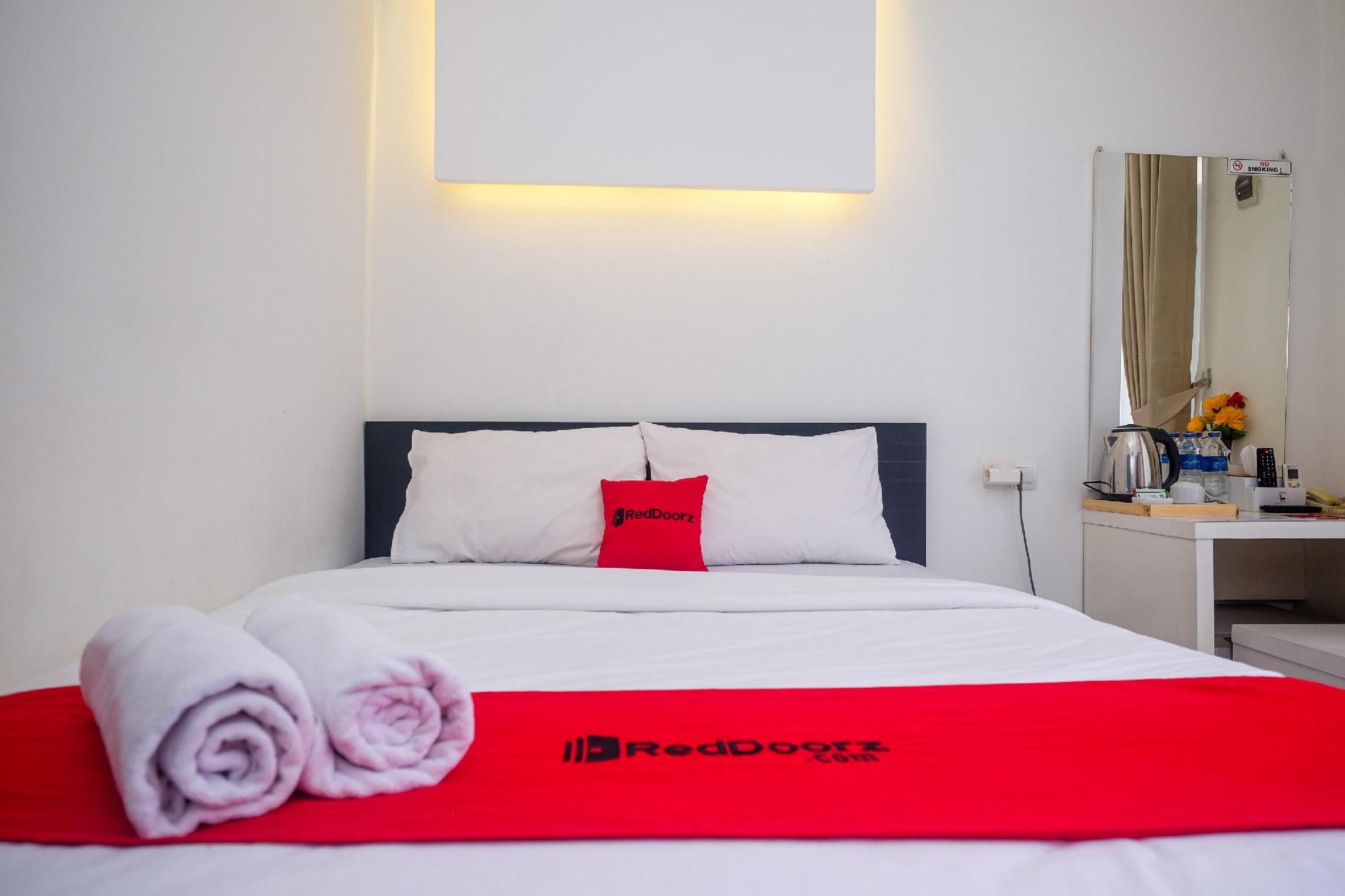 RedDoorz Room