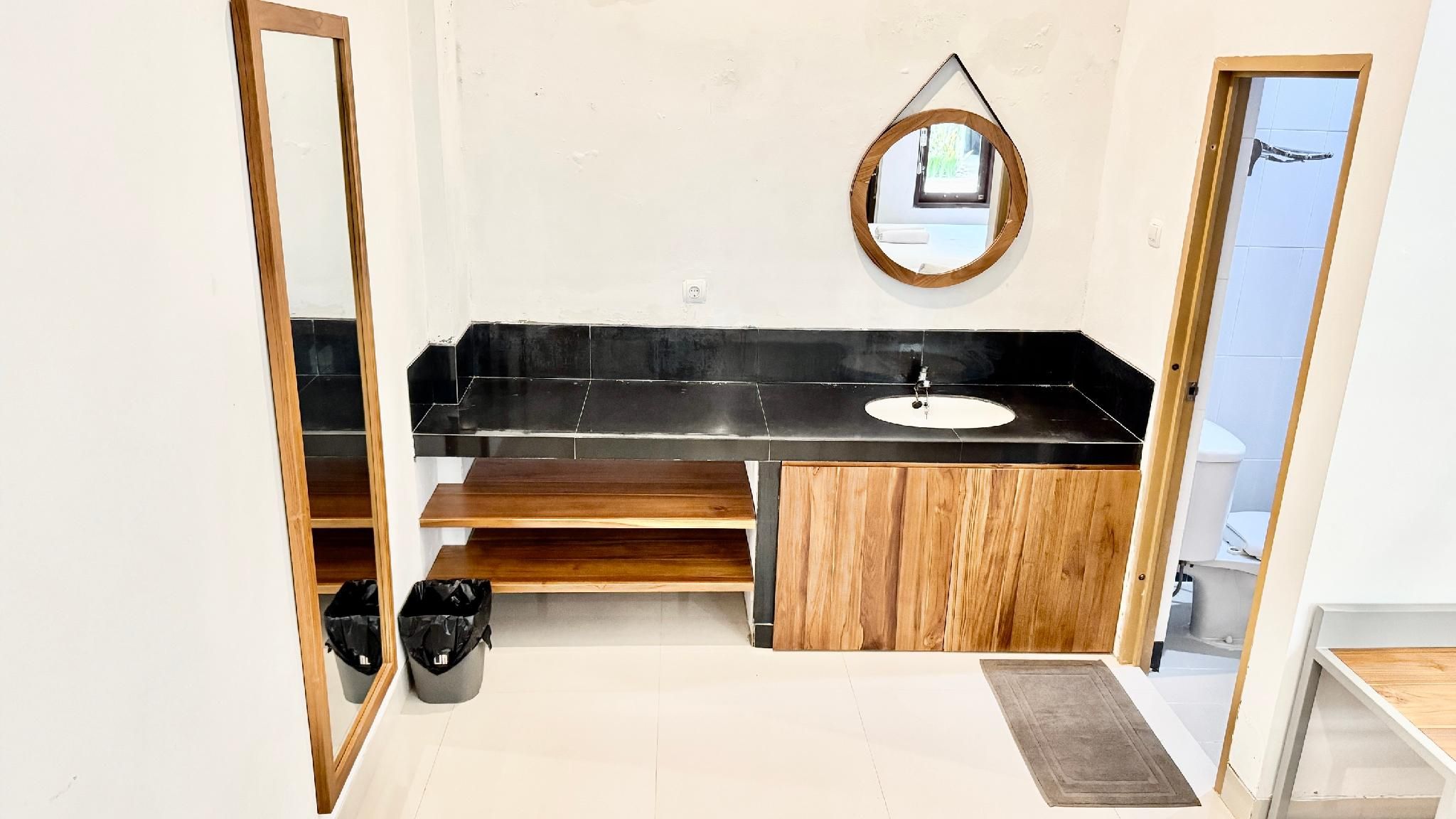 Urbanview Code Riverstay Yogyakarta Family Room 3