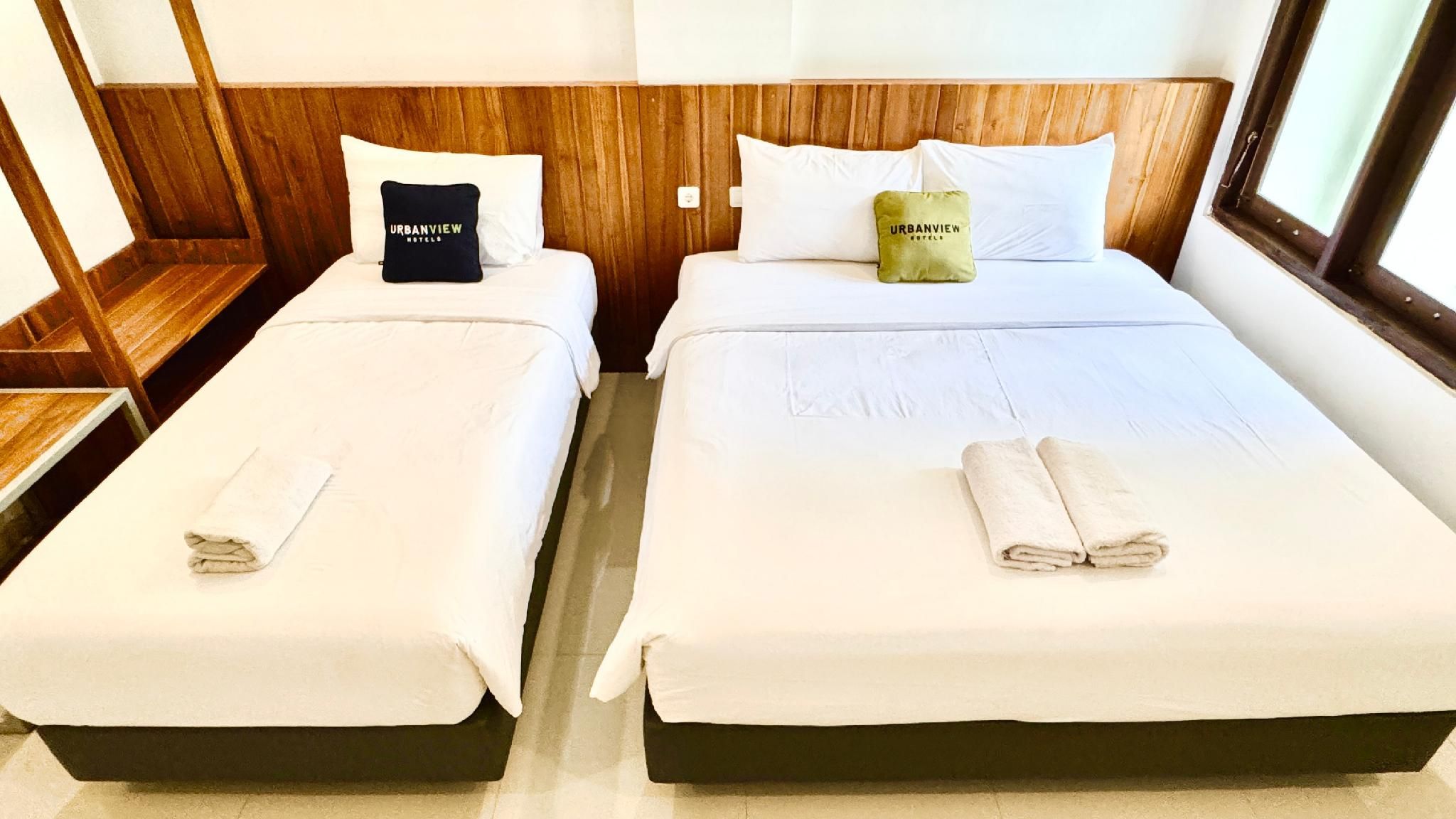 Urbanview Code Riverstay Yogyakarta Family Room 2