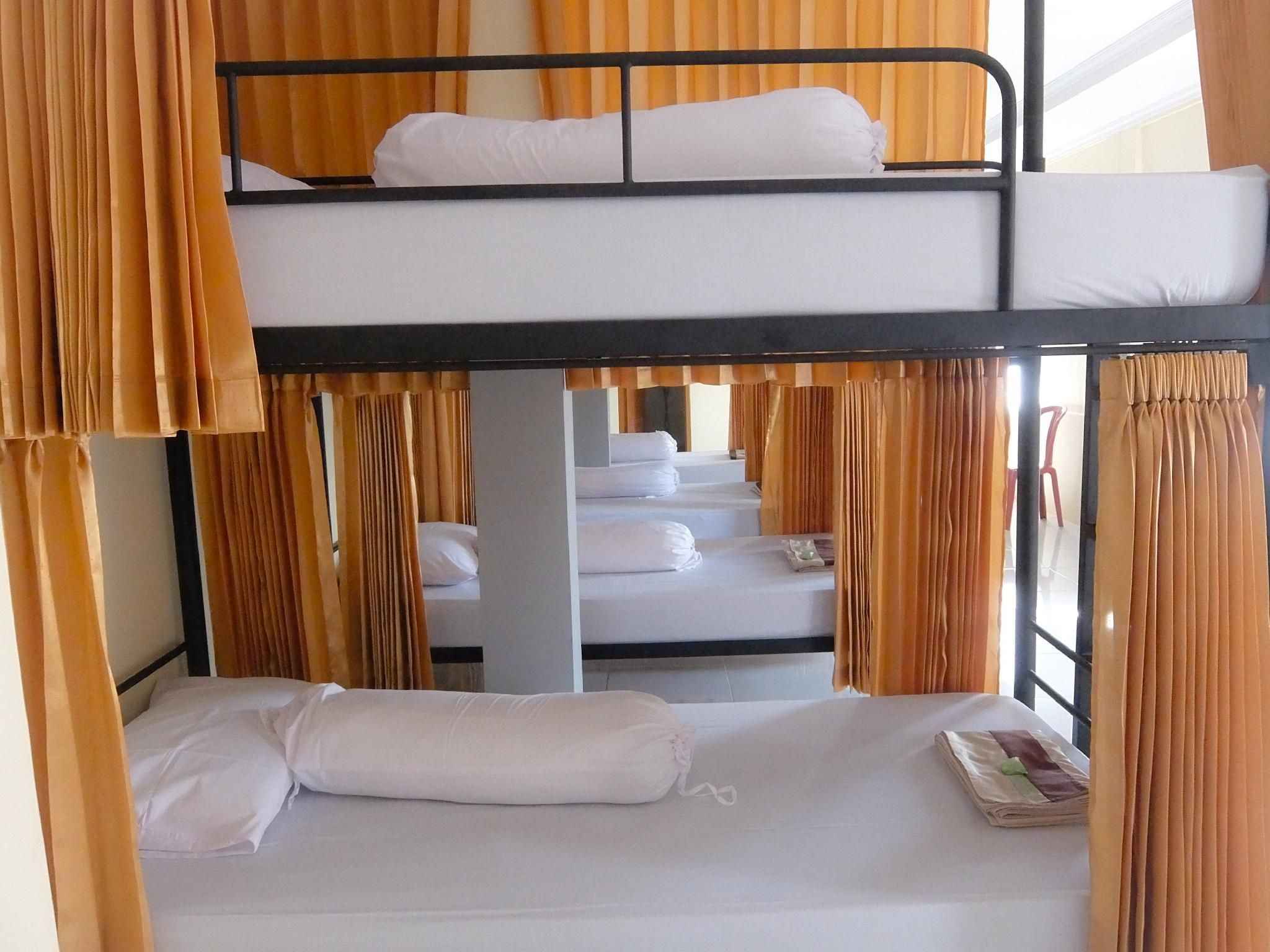 1 Person in Dormitory - Male Only