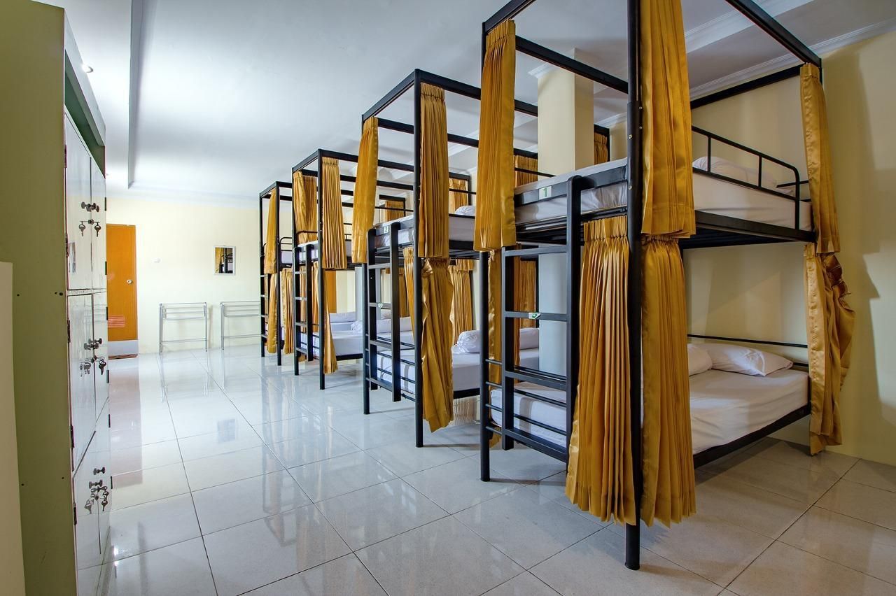 1 Person in Dormitory - Female Only