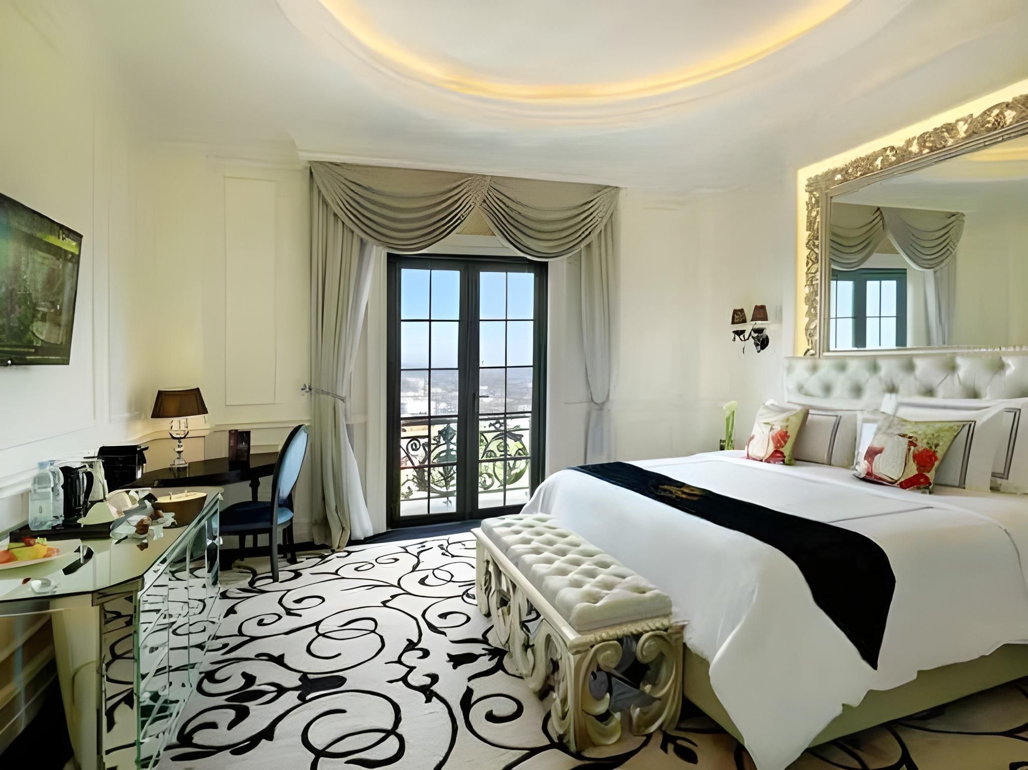 Premier King Room