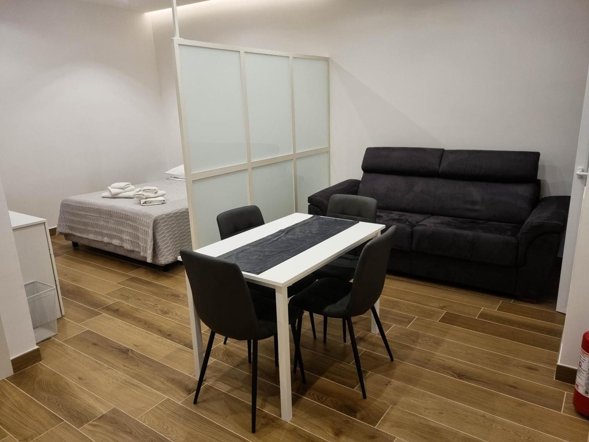 Studio Apartment