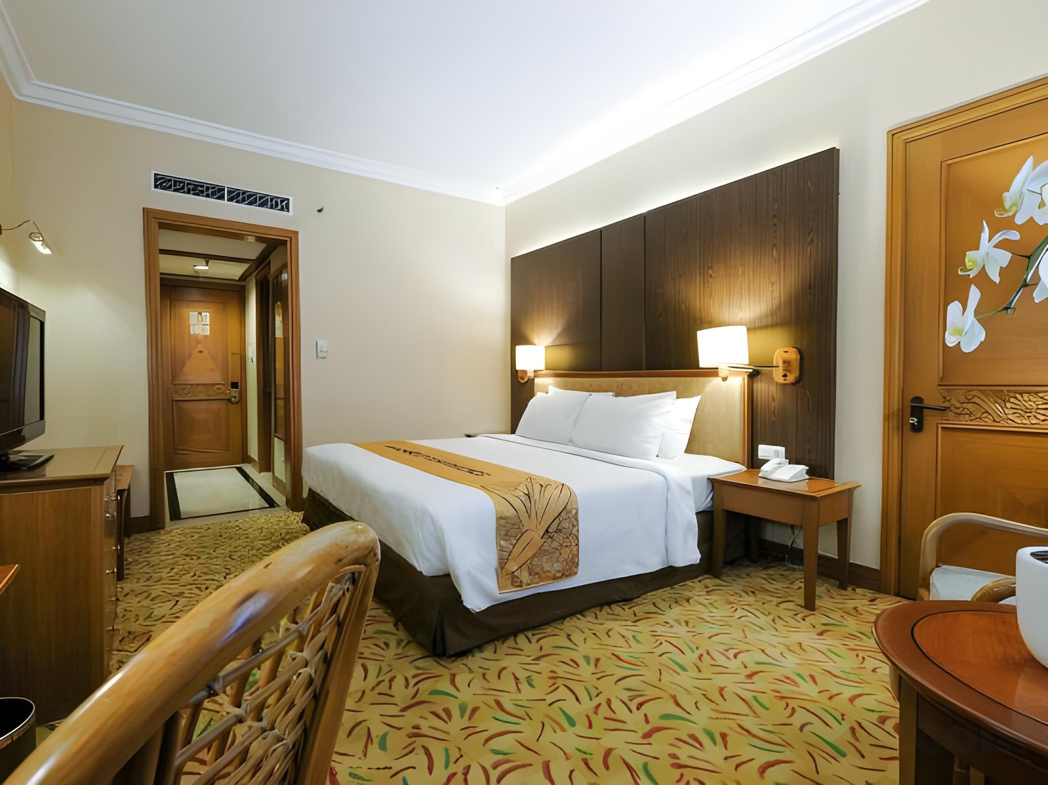 Deluxe King Room