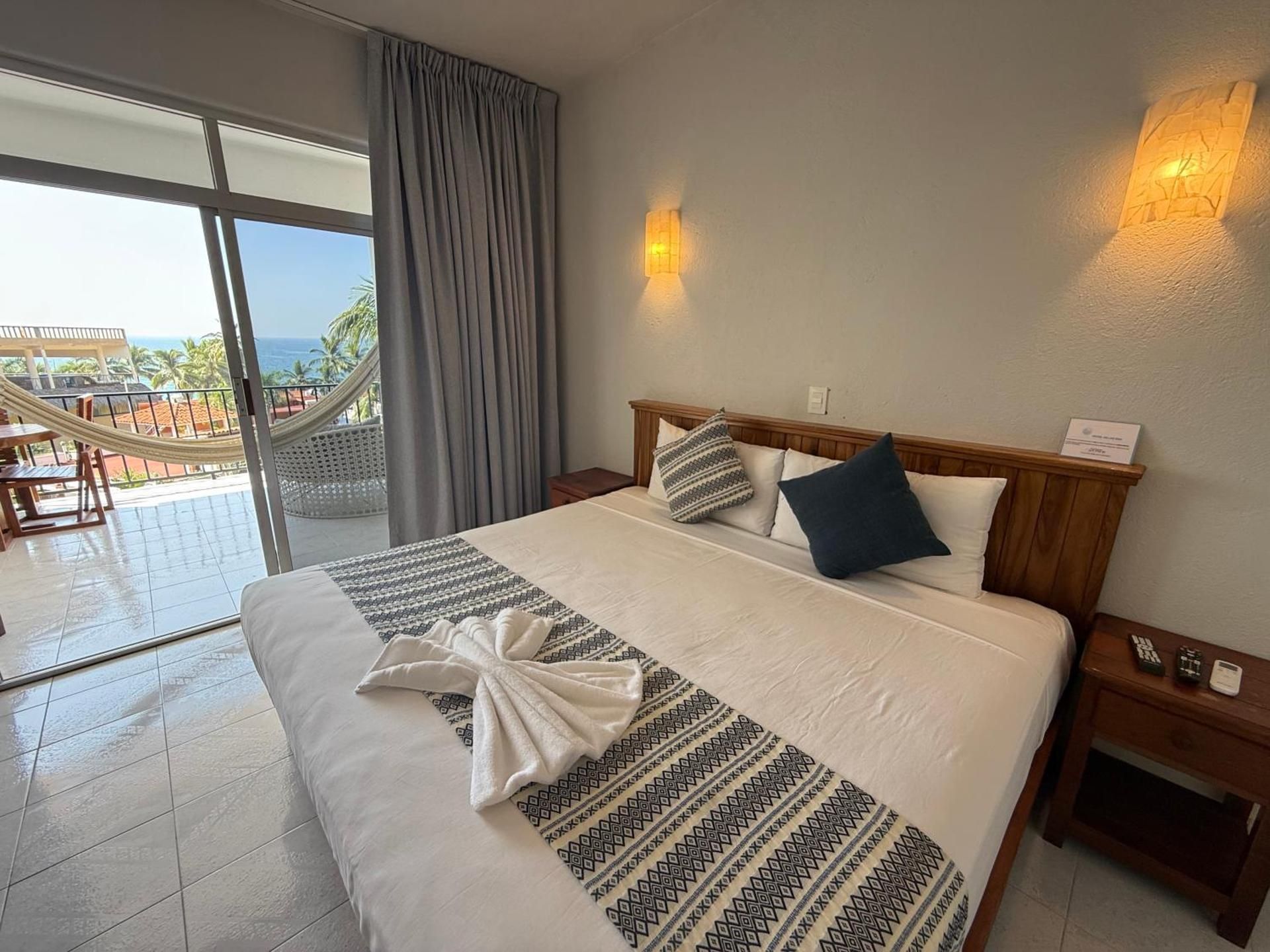 Double Room with Balcony and Sea View