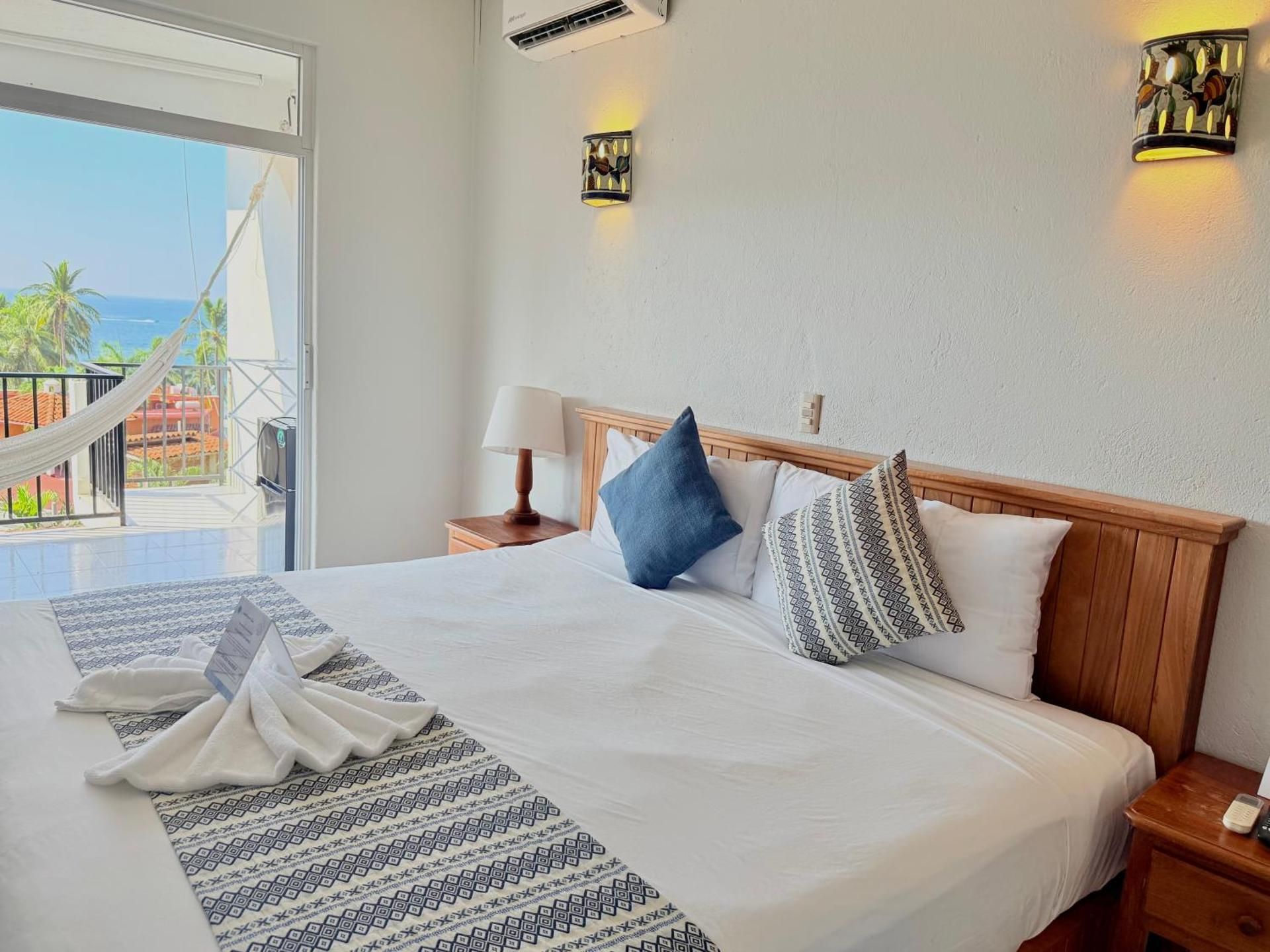 Double Room with Balcony and Sea View