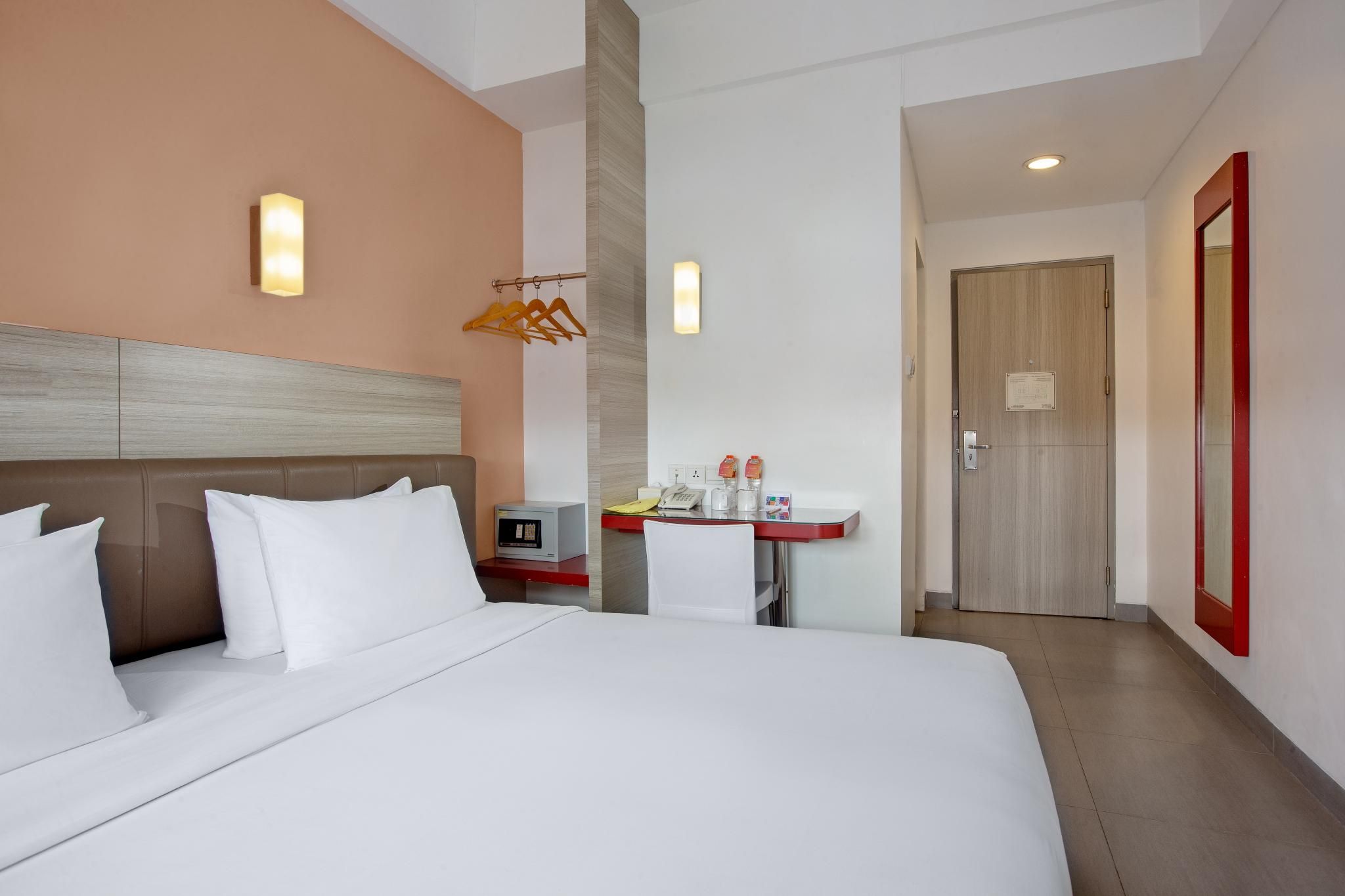Hollywood King Room